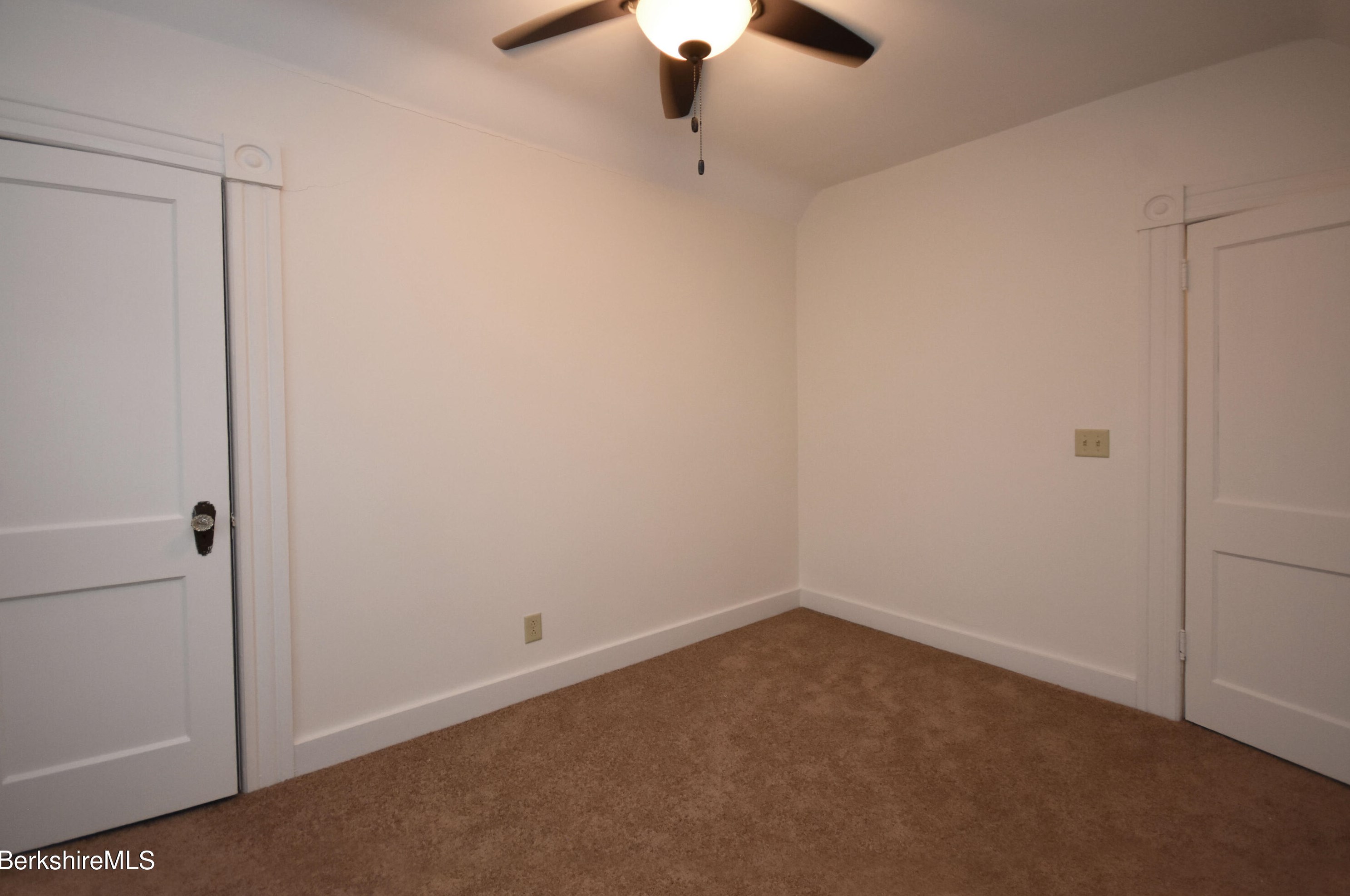 271 Notch Rd, Clarksburg MA 01247-3617 exterior