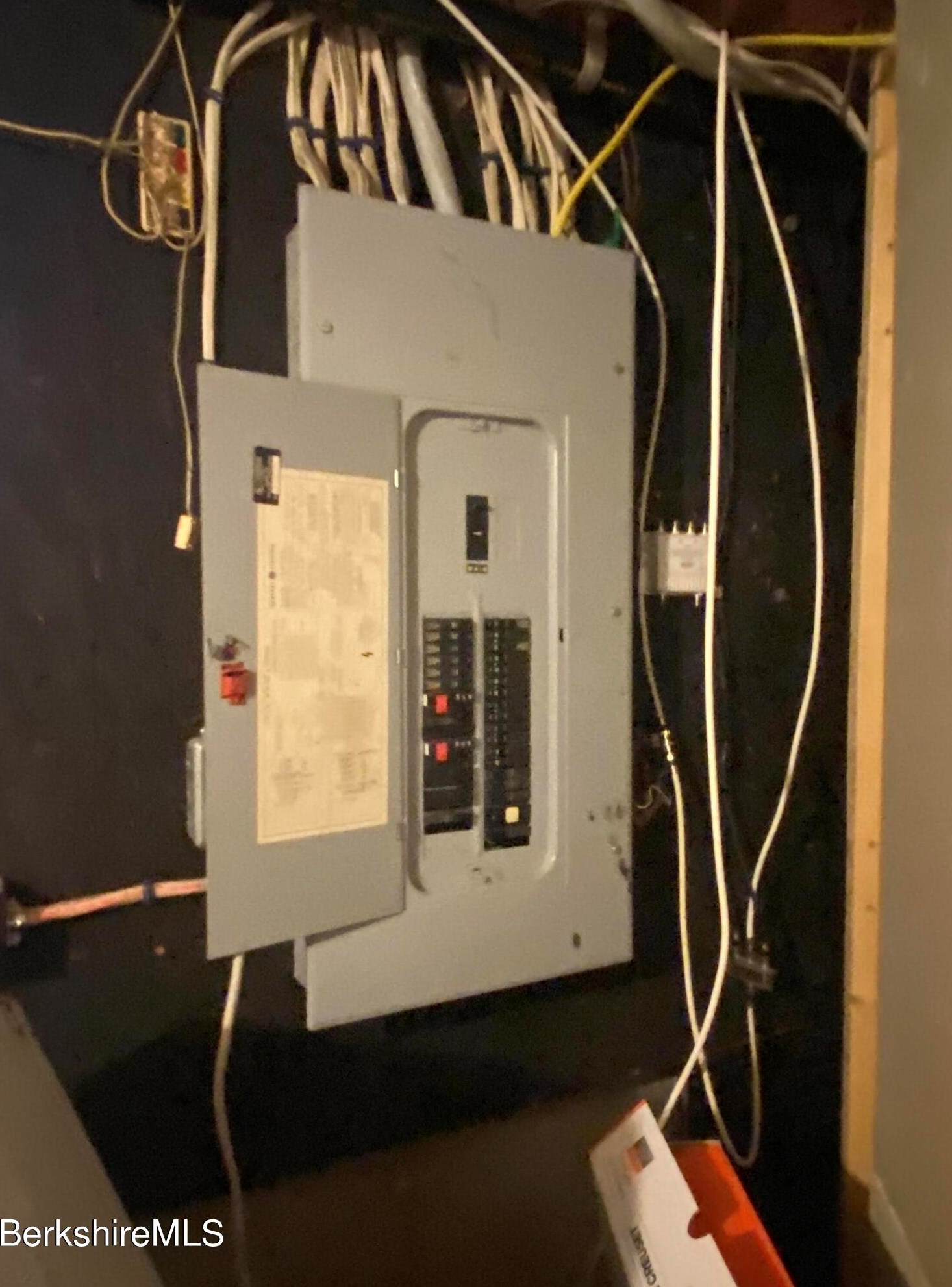 14 Clifford St, Pittsfield MA  01201-1515 exterior