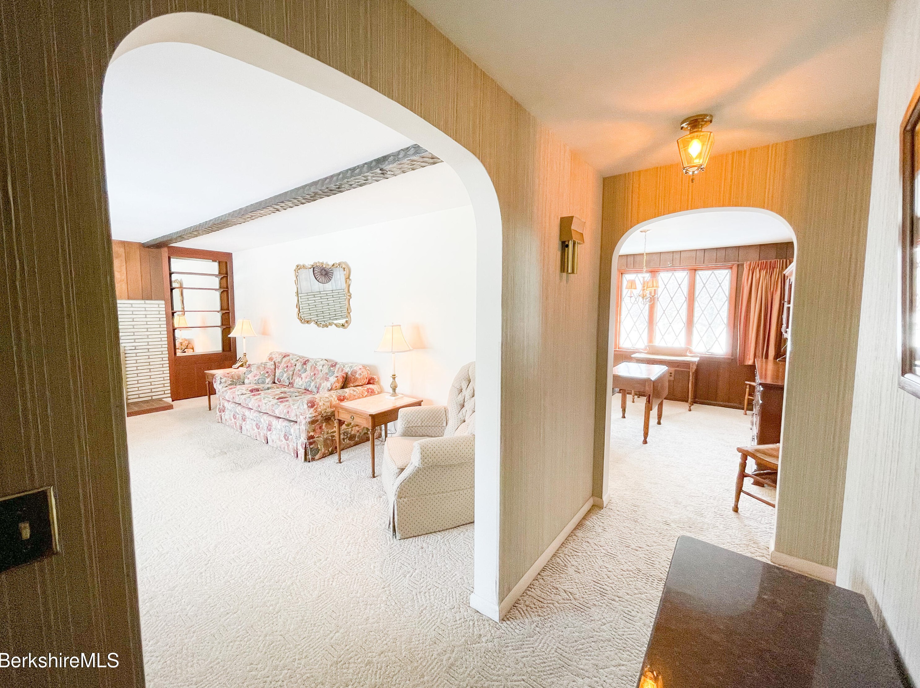 33 Denise Ave, Pittsfield, MA 01201-7247