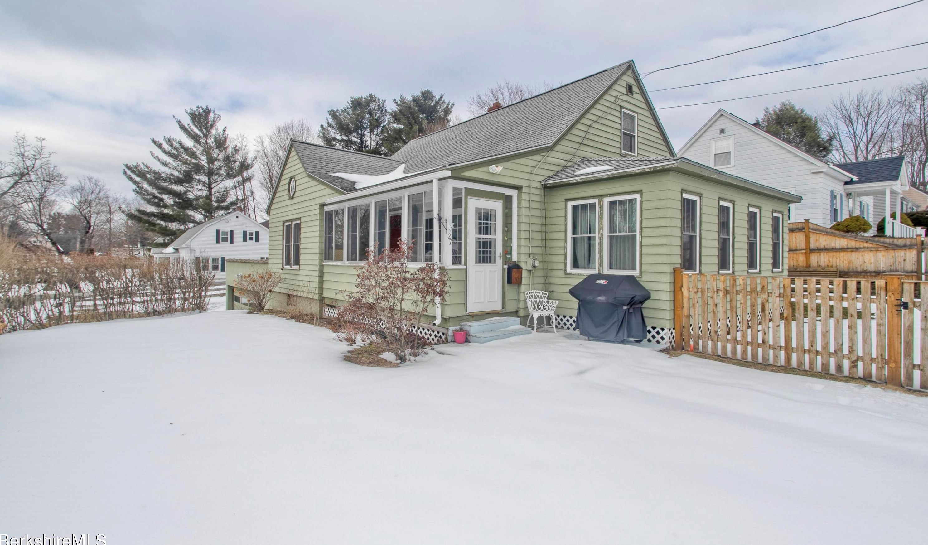 27 East Ave, Clarksburg, MA 01247