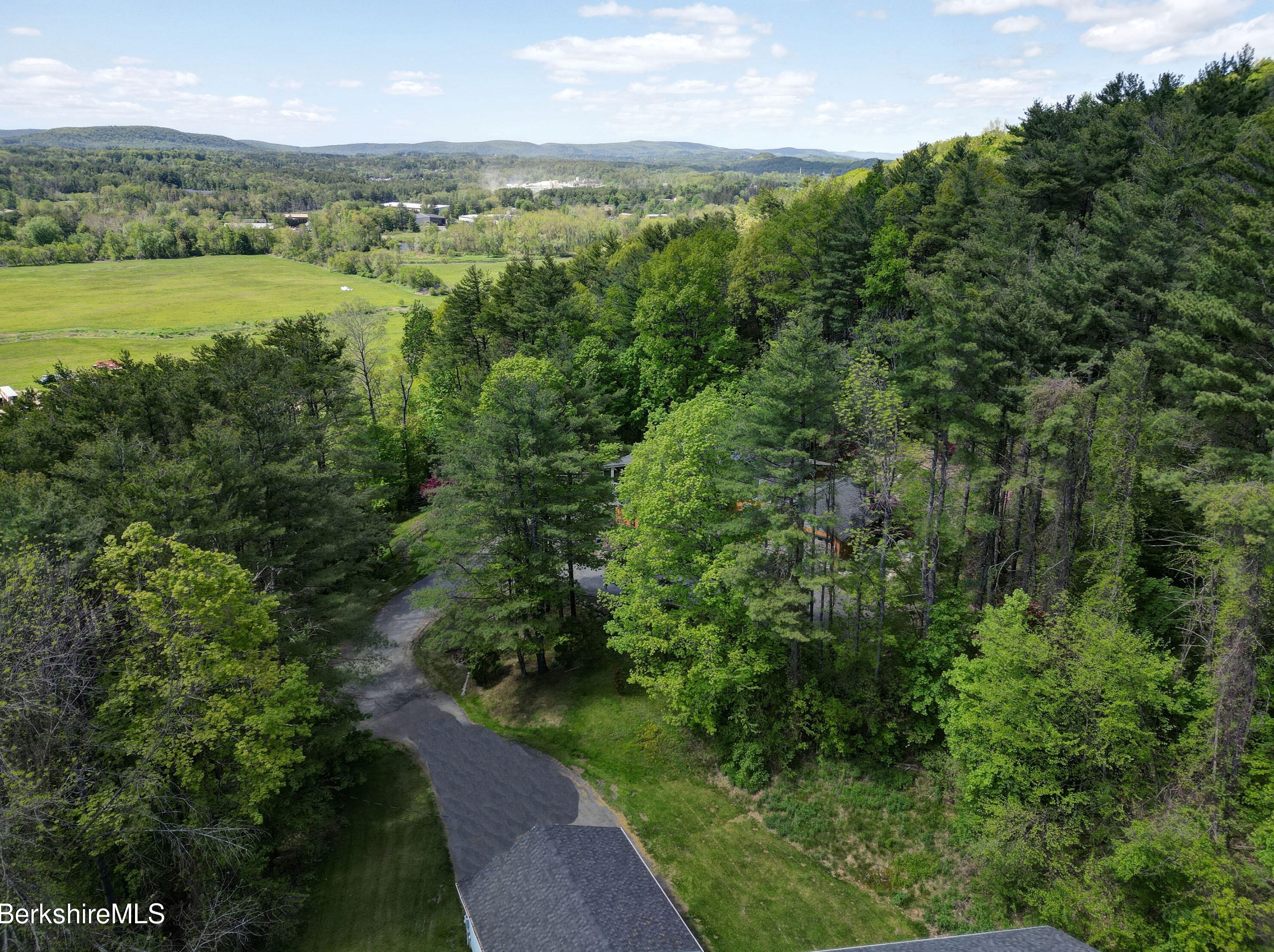 745 Tyringham Rd, Lee, MA 01238