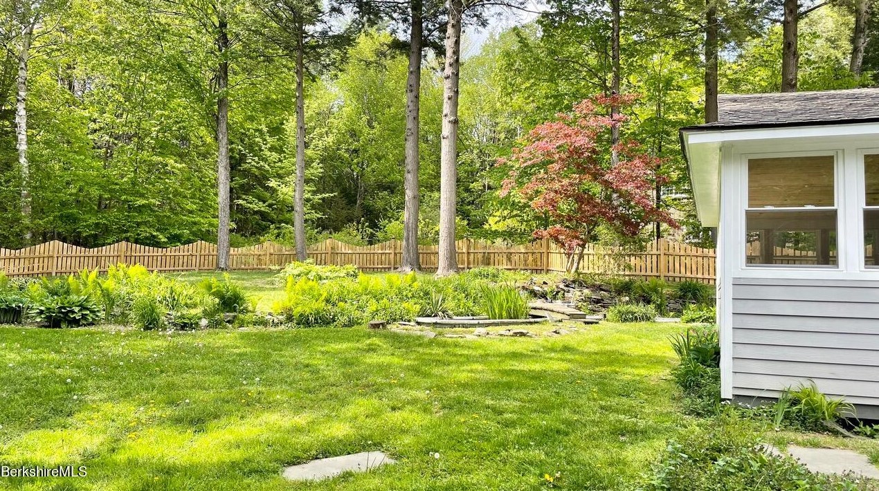 55 Sherwood Dr, Lenox, MA 01240