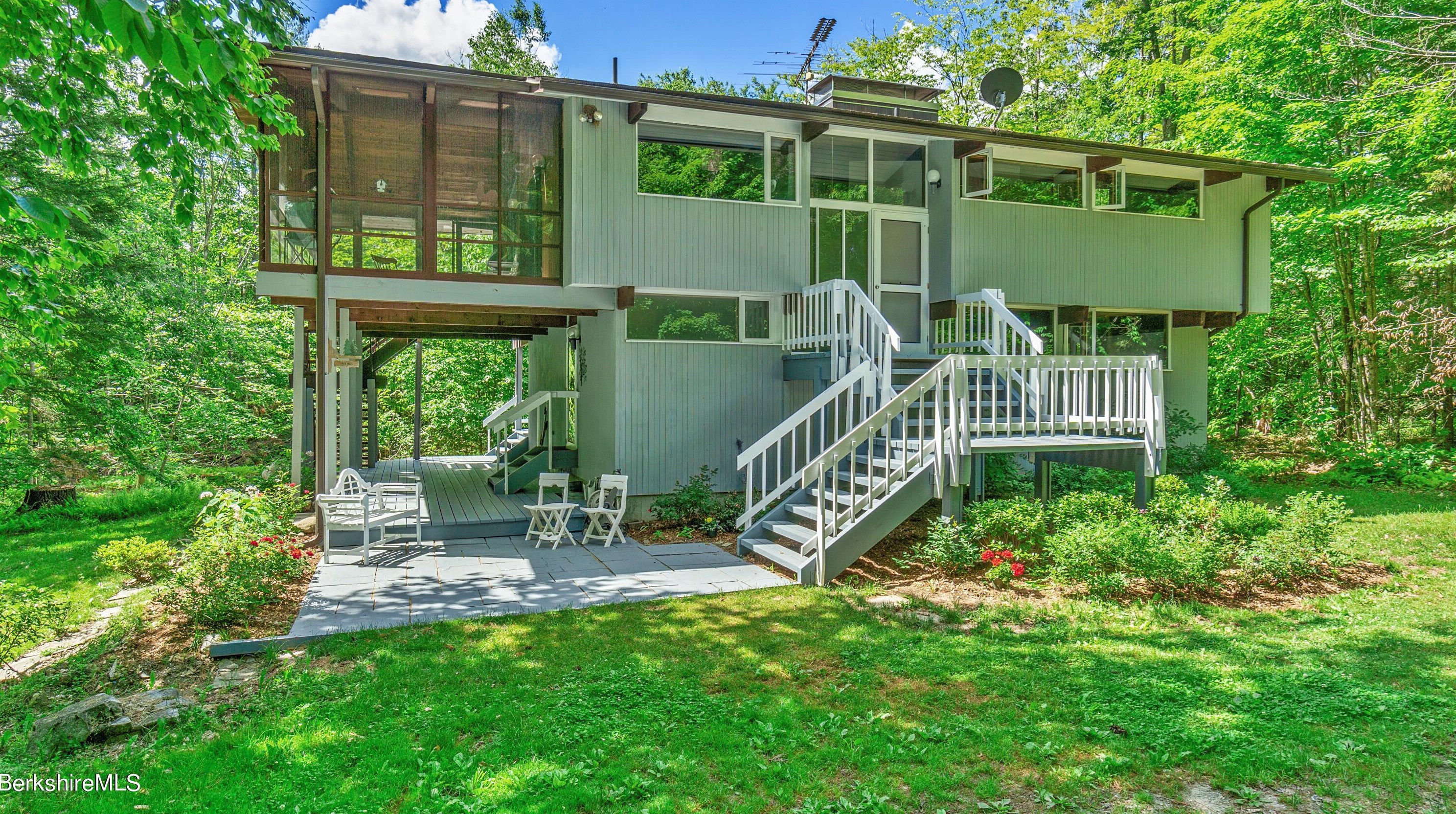 176 Beech Tree Ln, Becket, MA 01223 exterior
