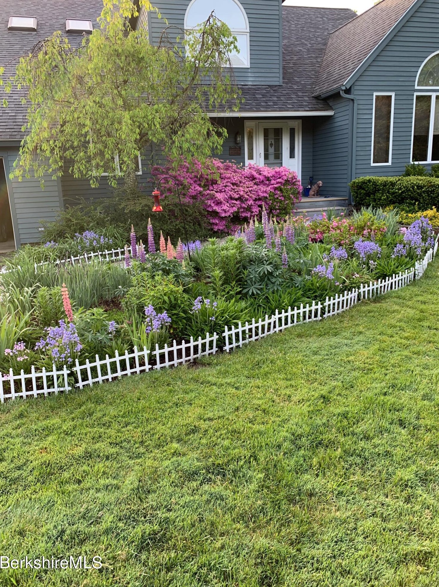 3 Woodland Cir, Pittsfield MA 01201-5793 exterior