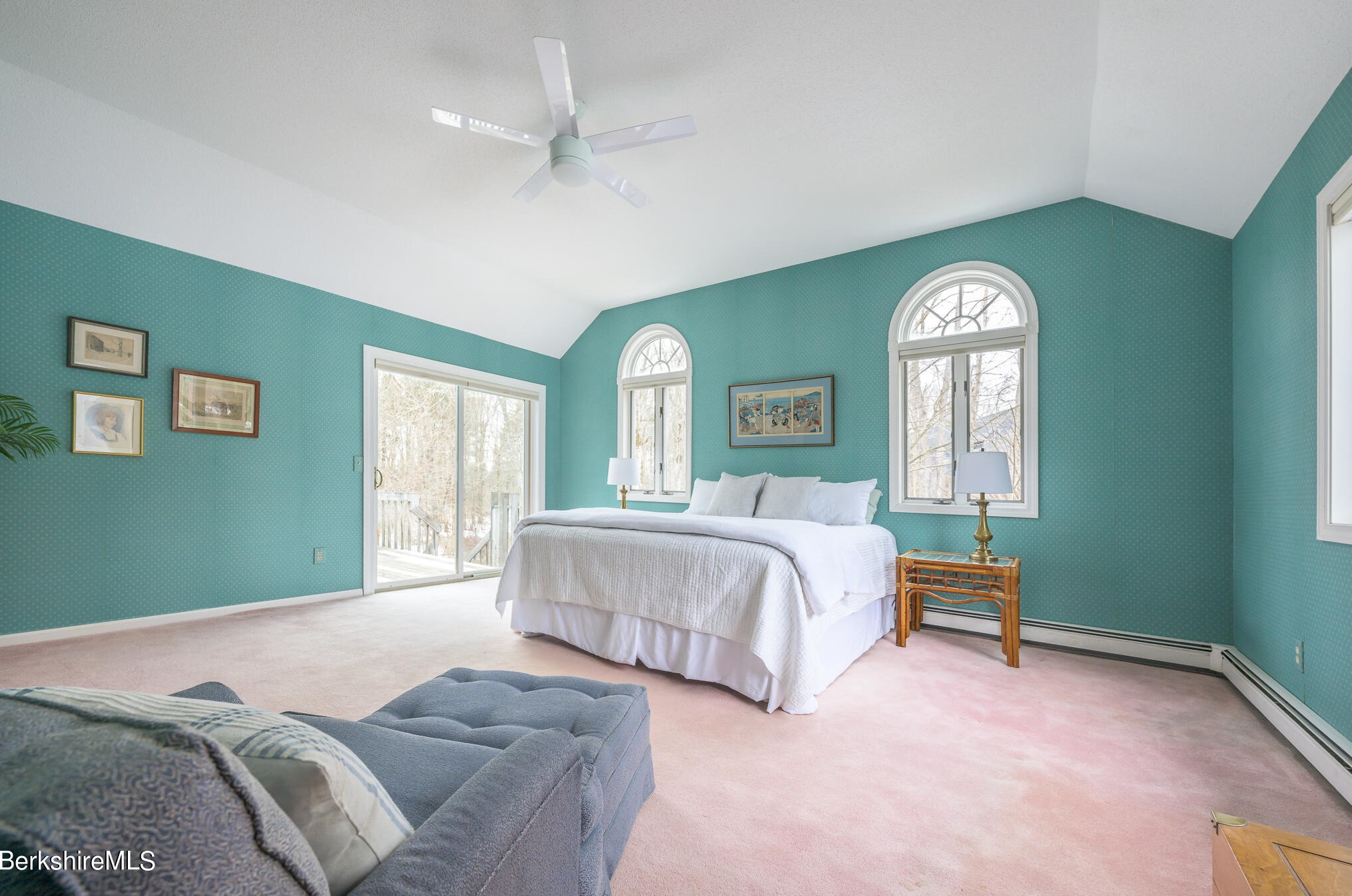 3 Woodland Cir, Pittsfield MA 01201-5793 exterior