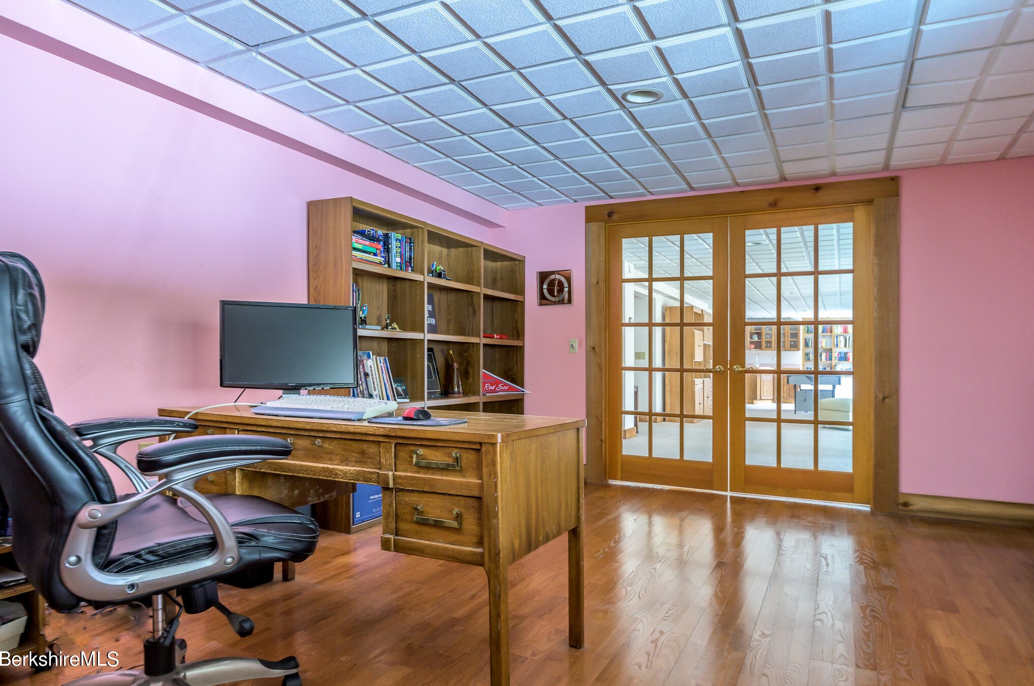 3 Woodland Cir, Pittsfield MA 01201-5793 exterior