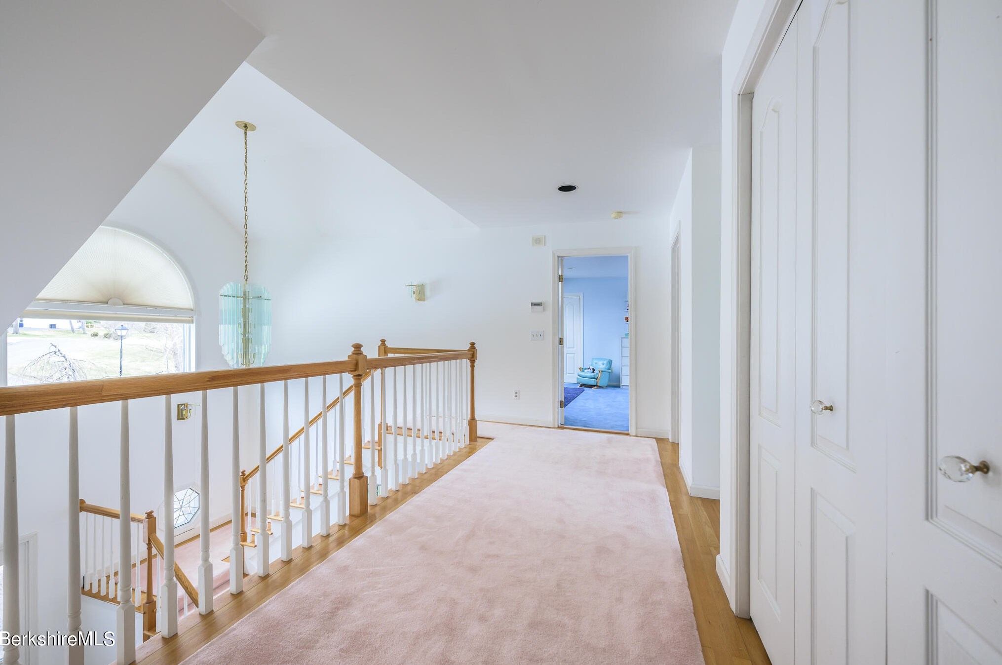 3 Woodland Cir, Pittsfield MA 01201-5793 exterior