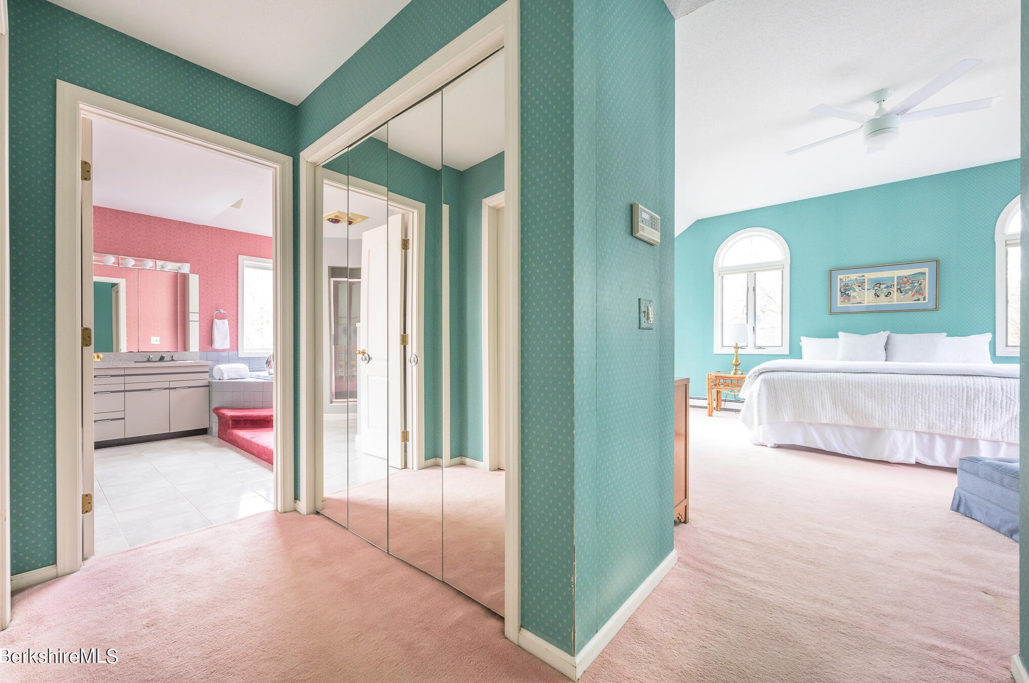 3 Woodland Cir, Pittsfield MA 01201-5793 exterior