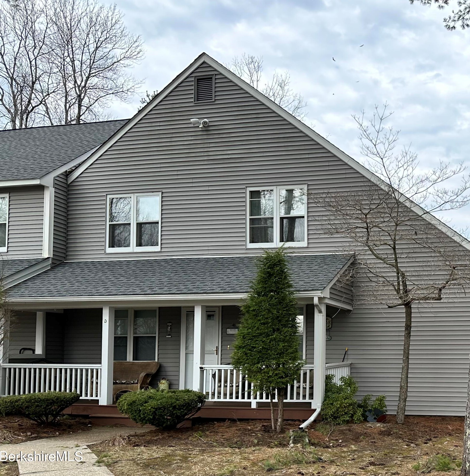 880 East St #19d, Lee, MA 01238