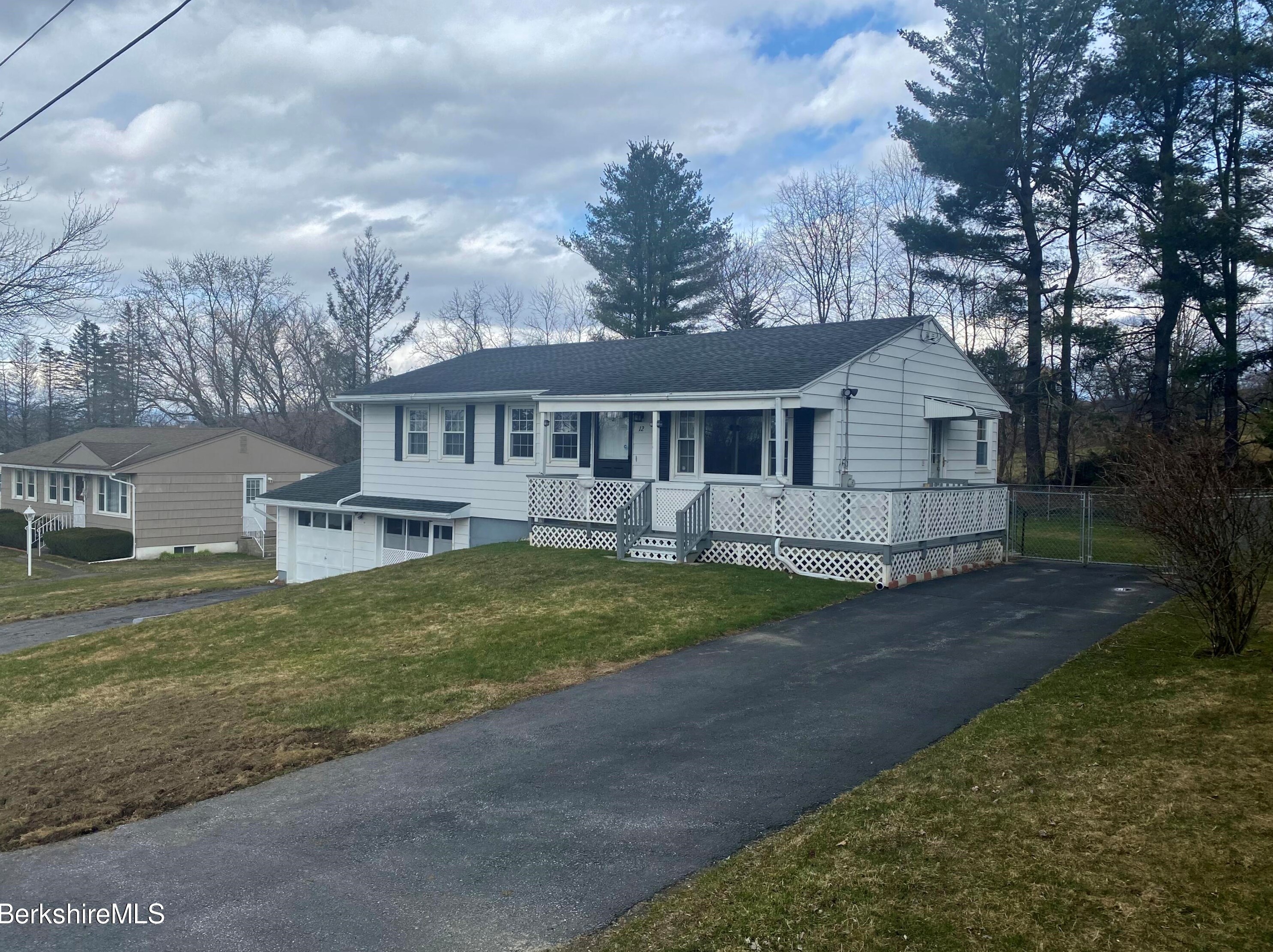 12 Richard Dr, Dalton, MA 01226-1712