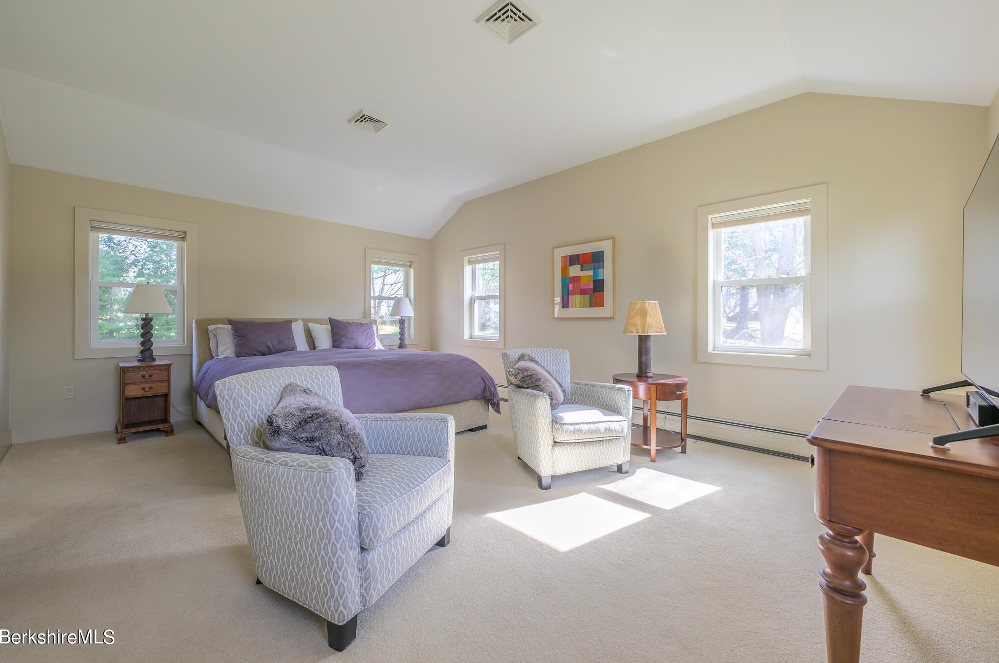 29 Valentine Rd, Pittsfield MA 01201-3042 exterior