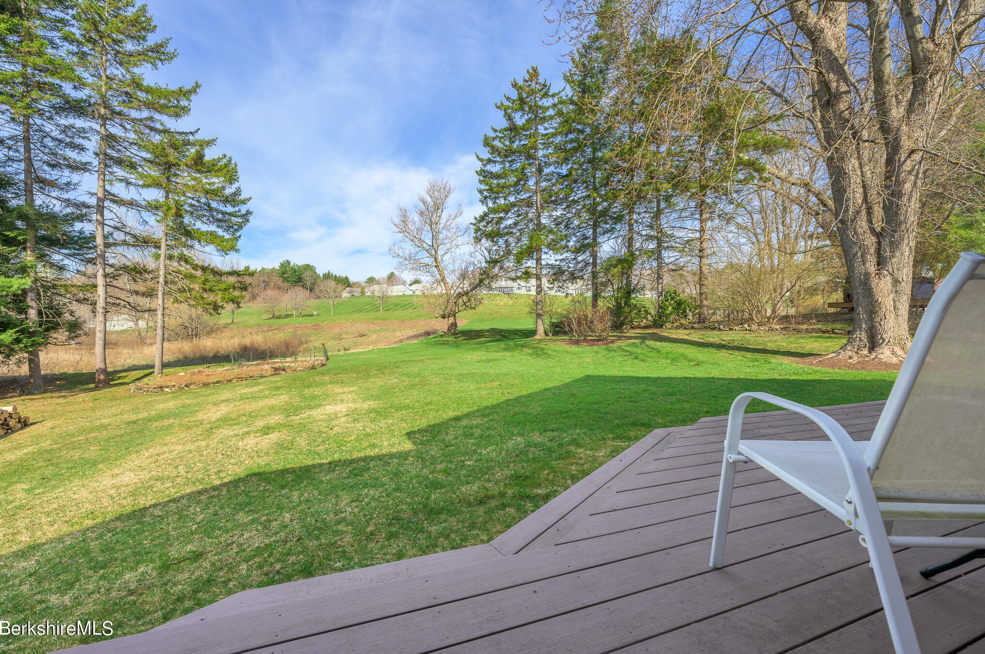 29 Valentine Rd, Pittsfield MA 01201-3042 exterior