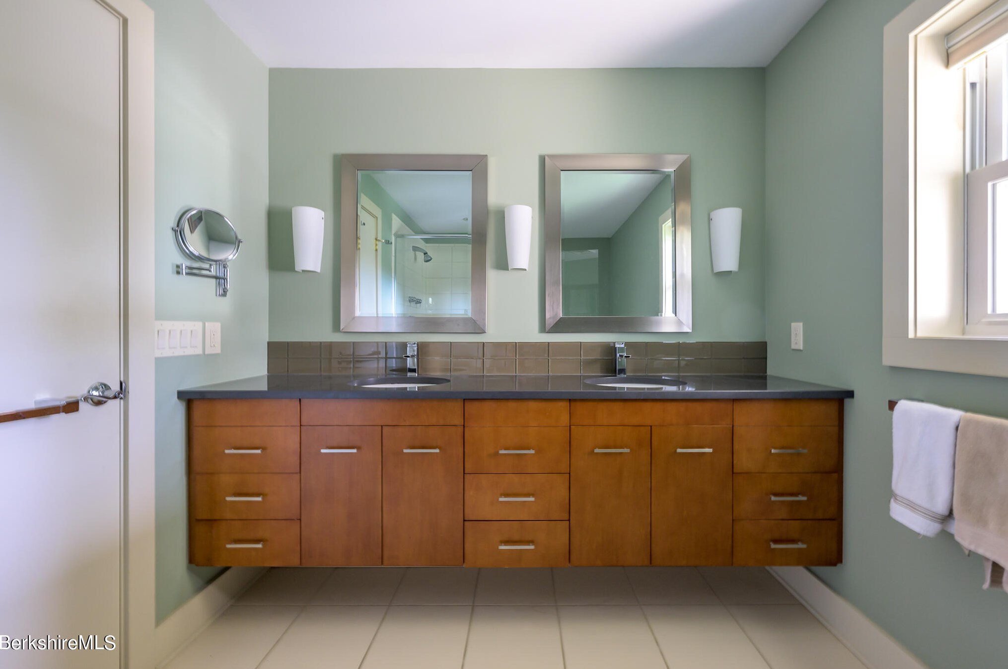 29 Valentine Rd, Pittsfield MA 01201-3042 exterior