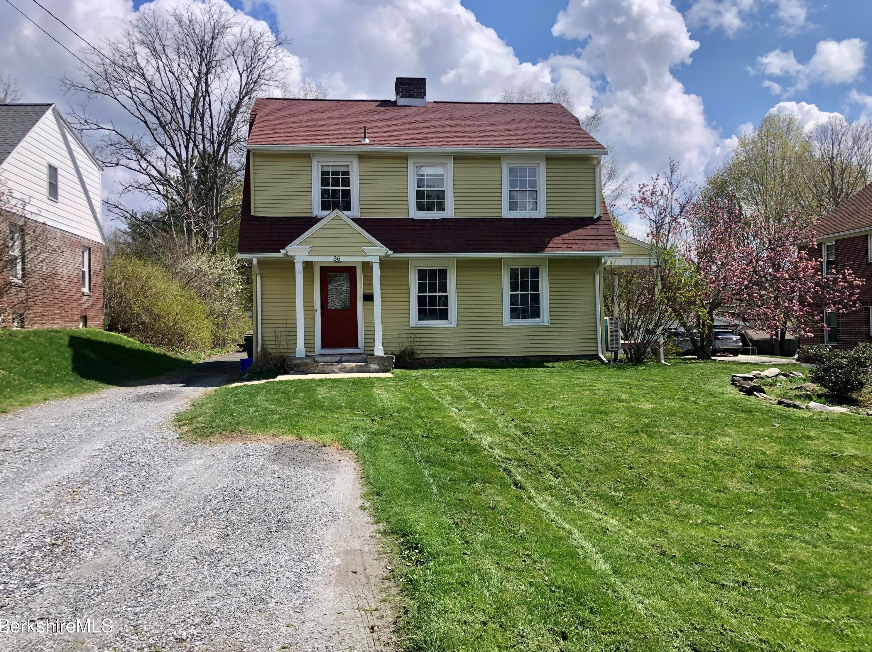 36 Brighton Ave, Pittsfield, MA 01201-2832
