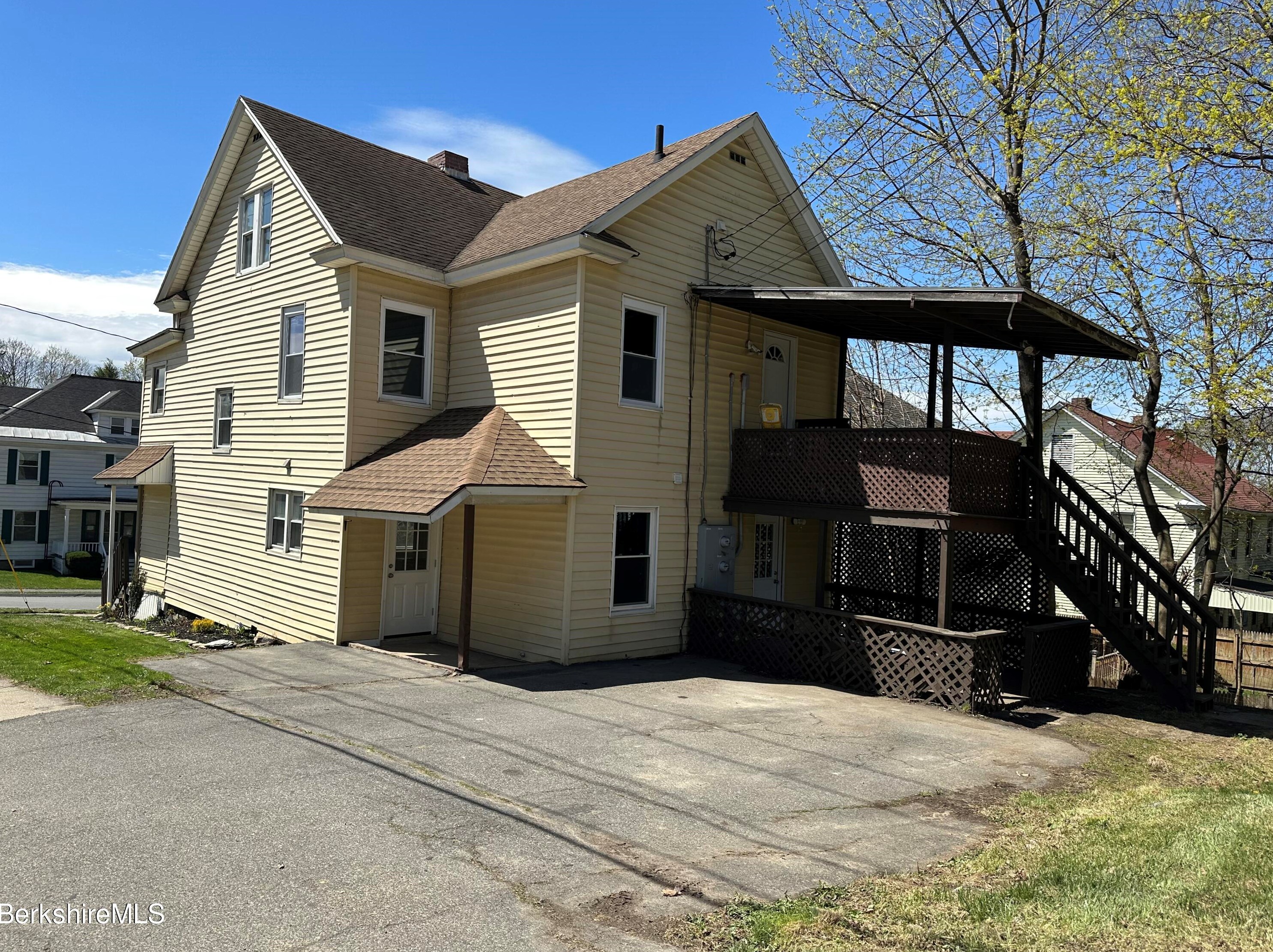 2 Weller Ave, Pittsfield, MA 01201