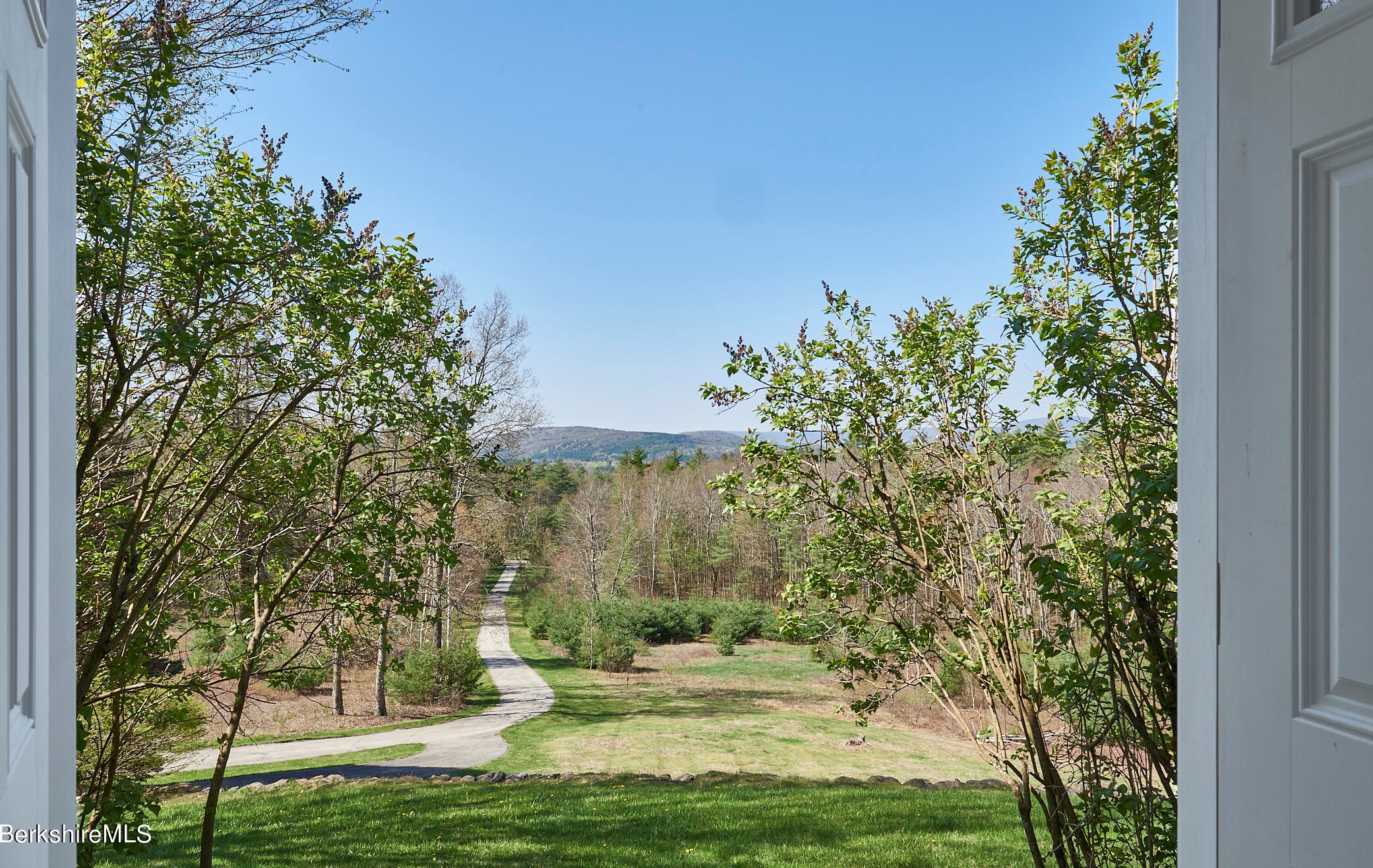 301 Shunpike Rd, Sheffield, MA 01257