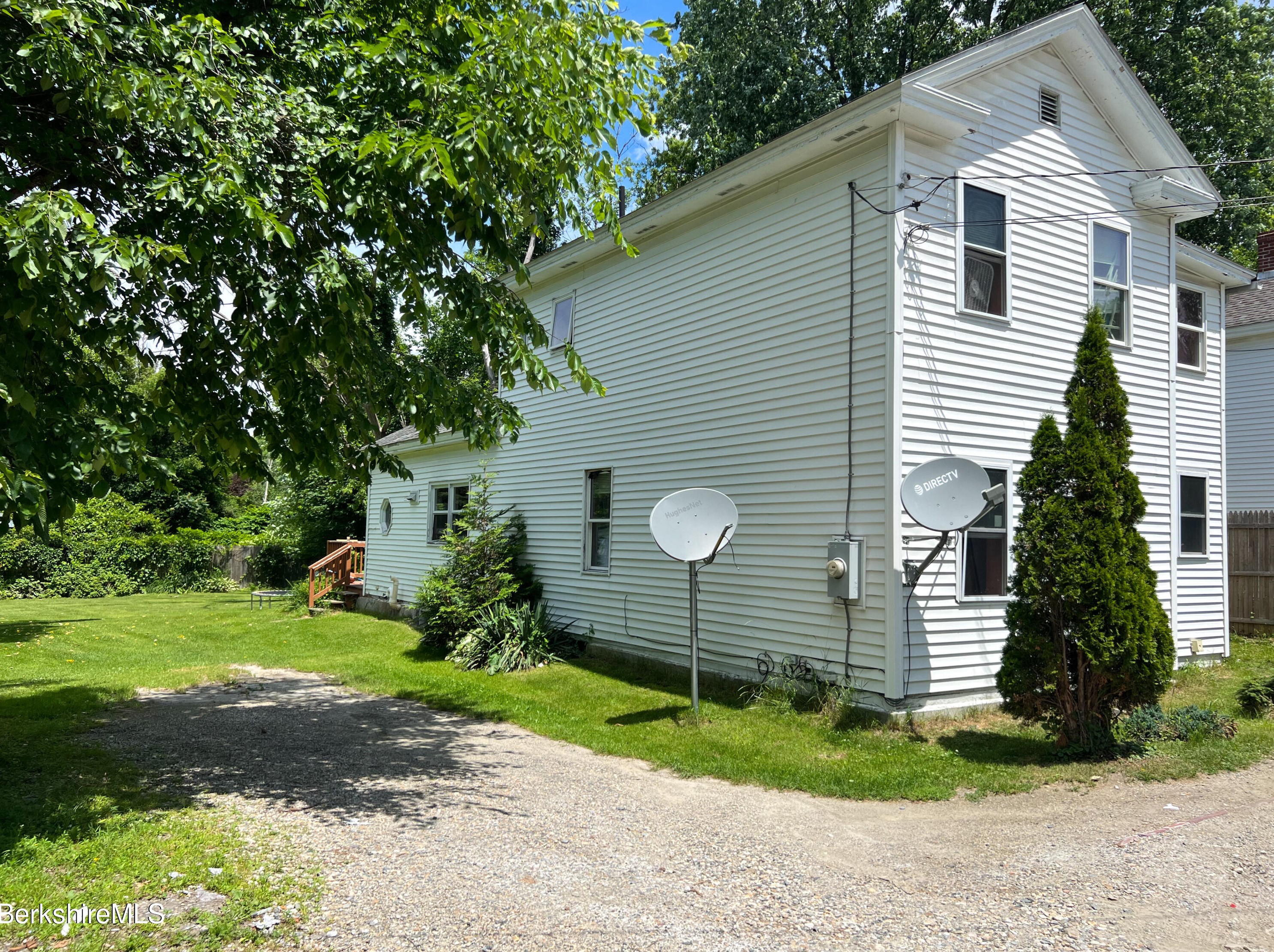 12 Leidhold Pl, Pittsfield, MA 01201 exterior