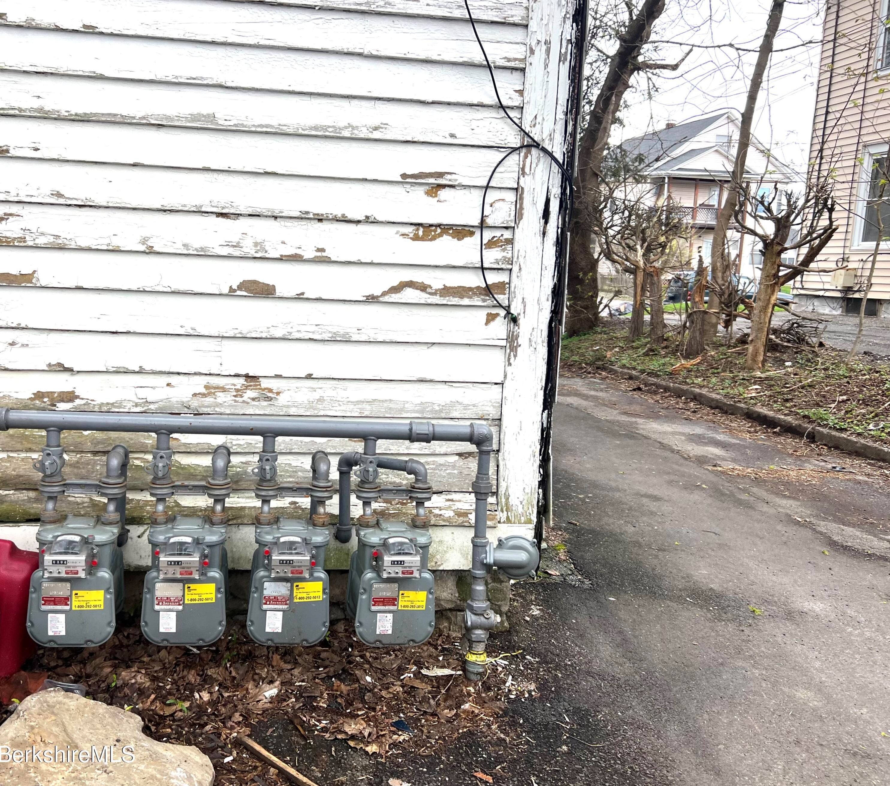 34 Dartmouth St, Pittsfield MA  01201-3505 exterior