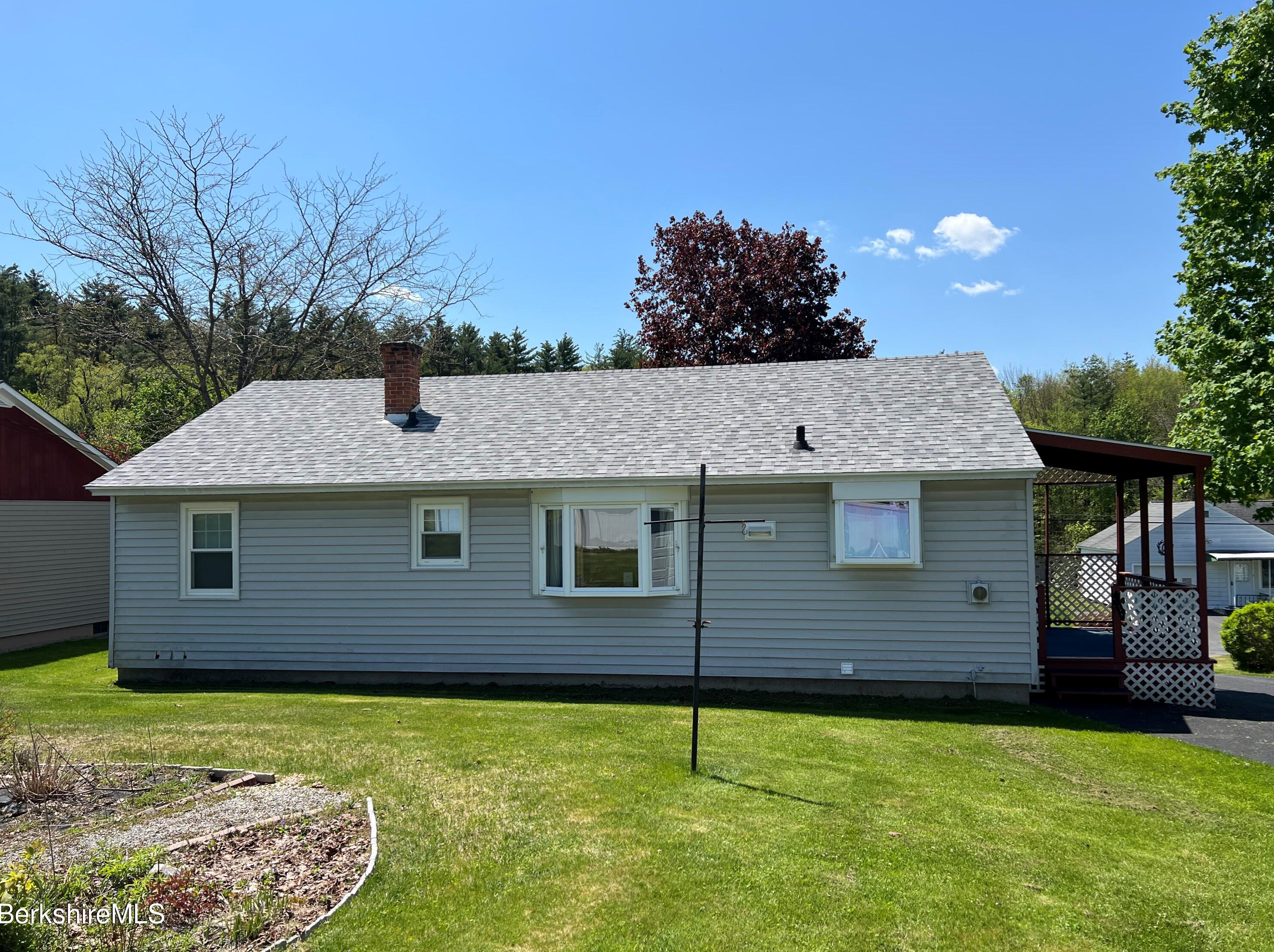 21 Monroe St, Clarksburg, MA 01247