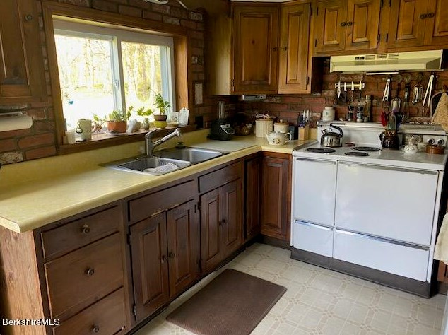 485 Church St, Clarksburg, MA 01247