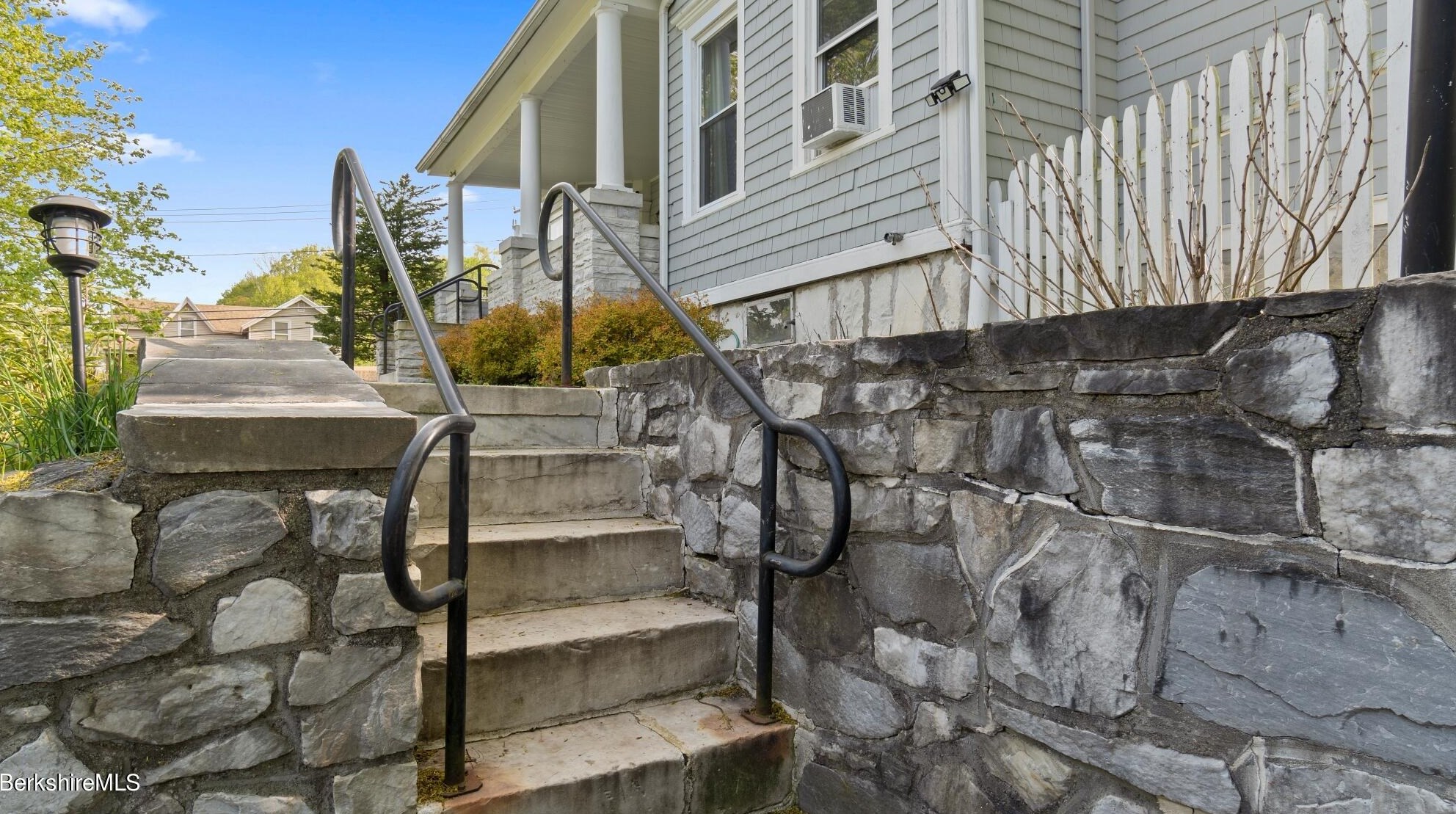 182 W Park St, Lee, MA 01238