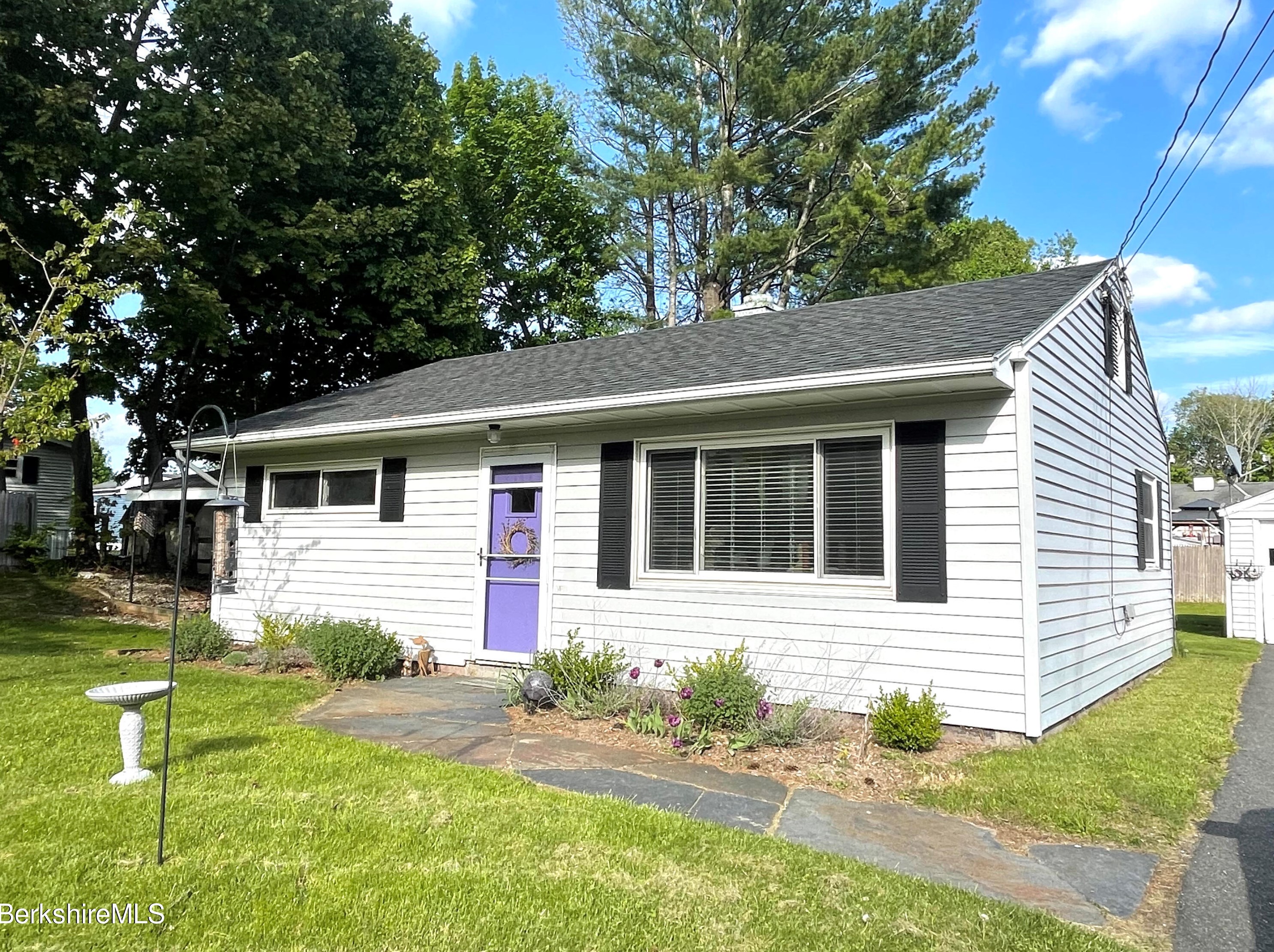 6 Jennifer St, Lenox, MA 01240