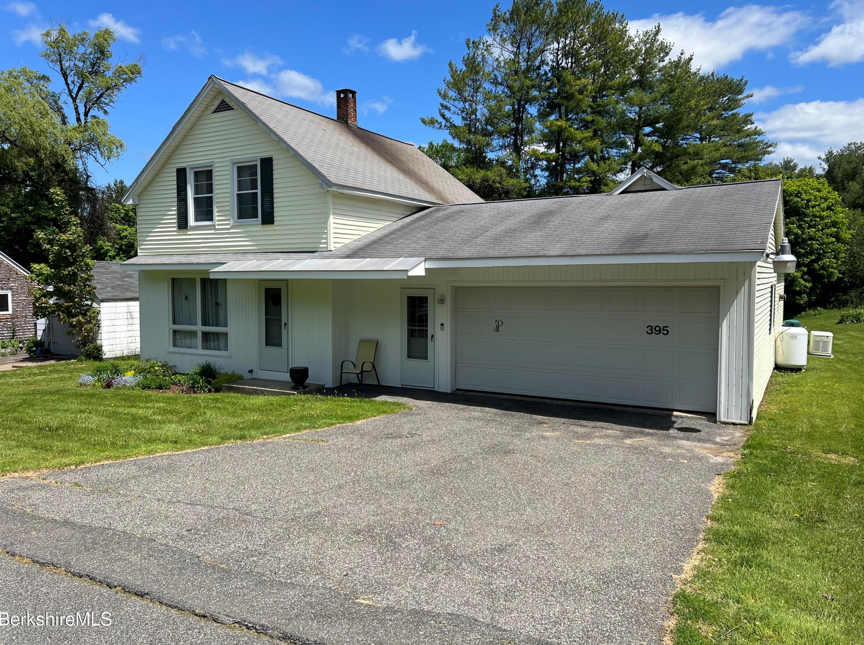 395 Fairview St, Lee, MA 01238