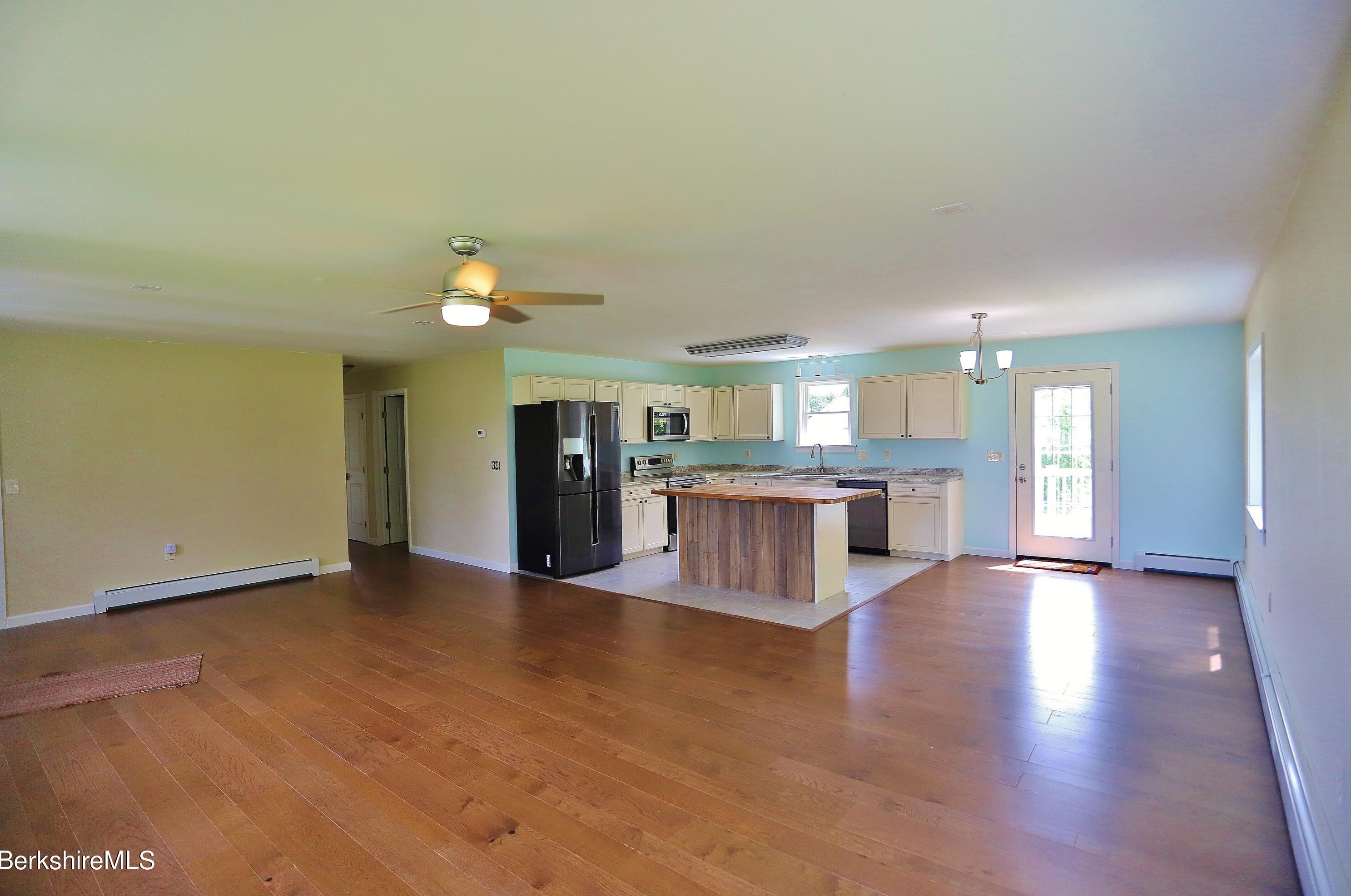 176 Versailles Ave, North Adams, MA 01247 exterior