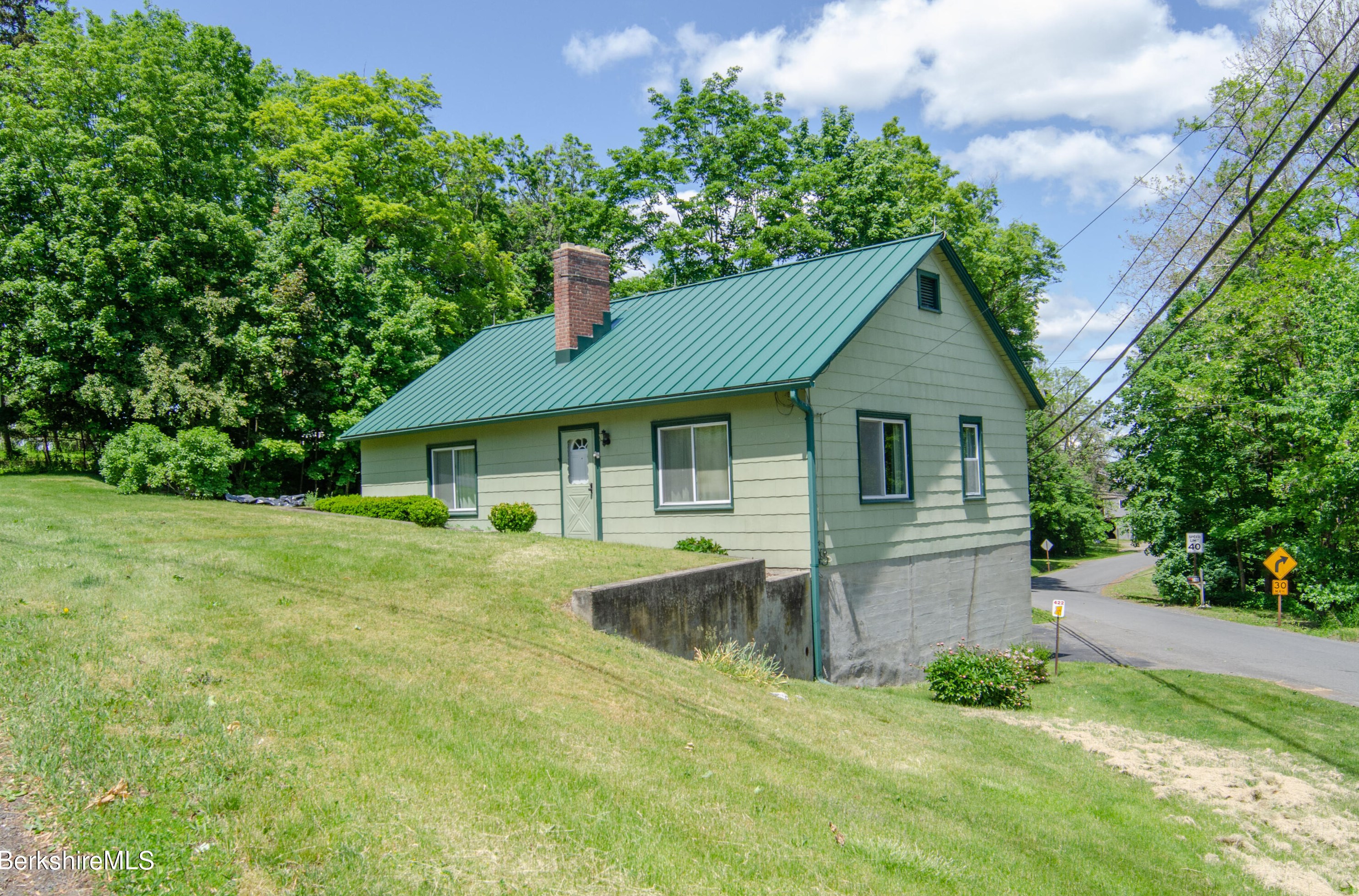422 Old Rte 82, Hudson, NY 12534