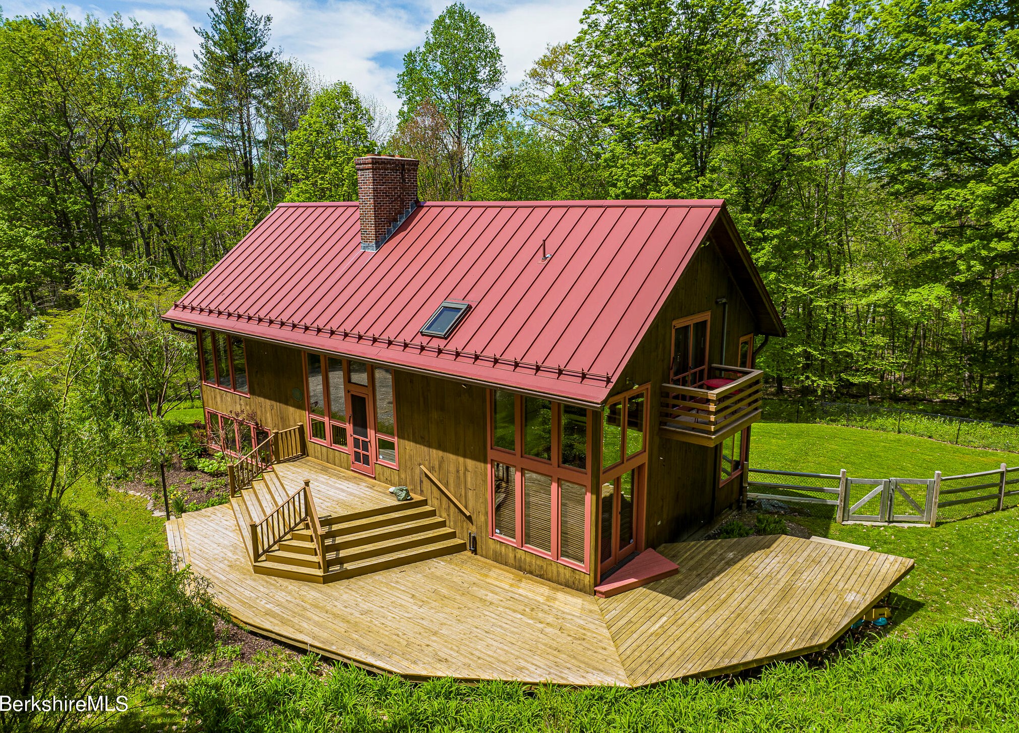 1055 Lenox Rd, Richmond, MA 01254 exterior