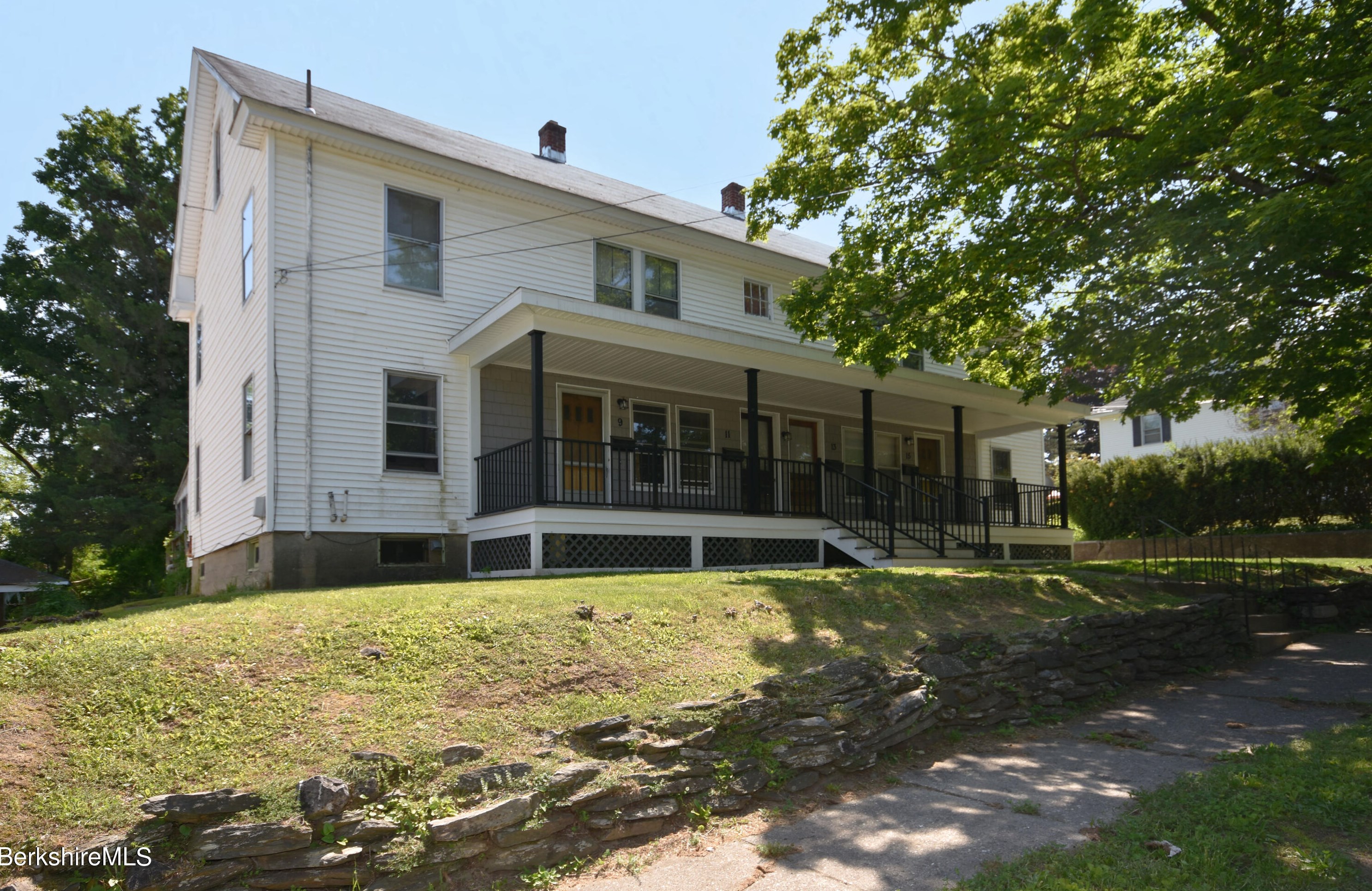 9-15 Watson St, Pittsfield, MA 01201-2535