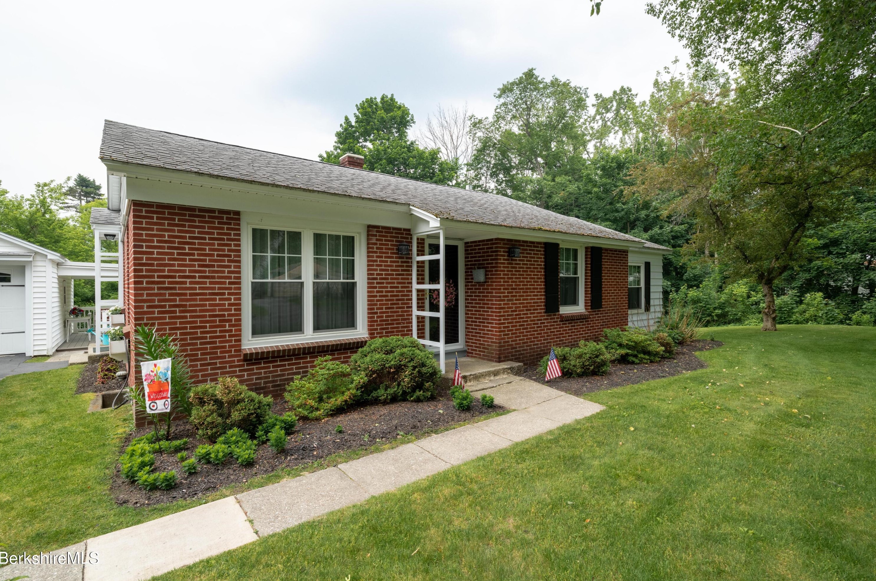 16 Simon Ave, Adams, MA 01220