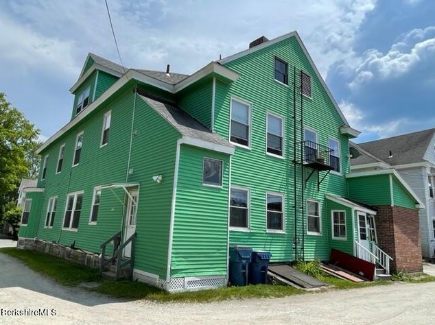 50 Bartlett Ave, Pittsfield MA  01201-6301 exterior