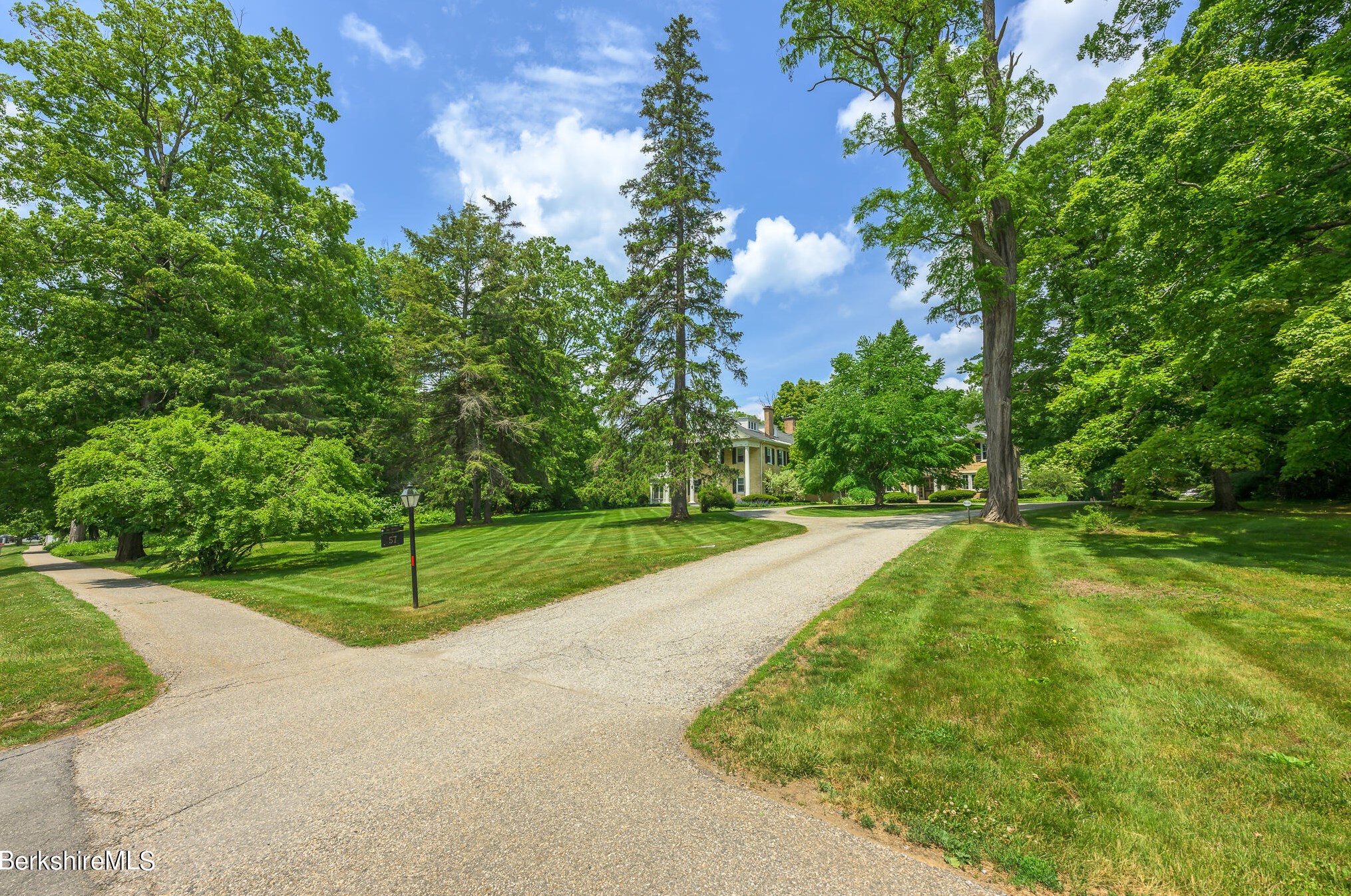 57 Main St #10, Stockbridge, MA 01262