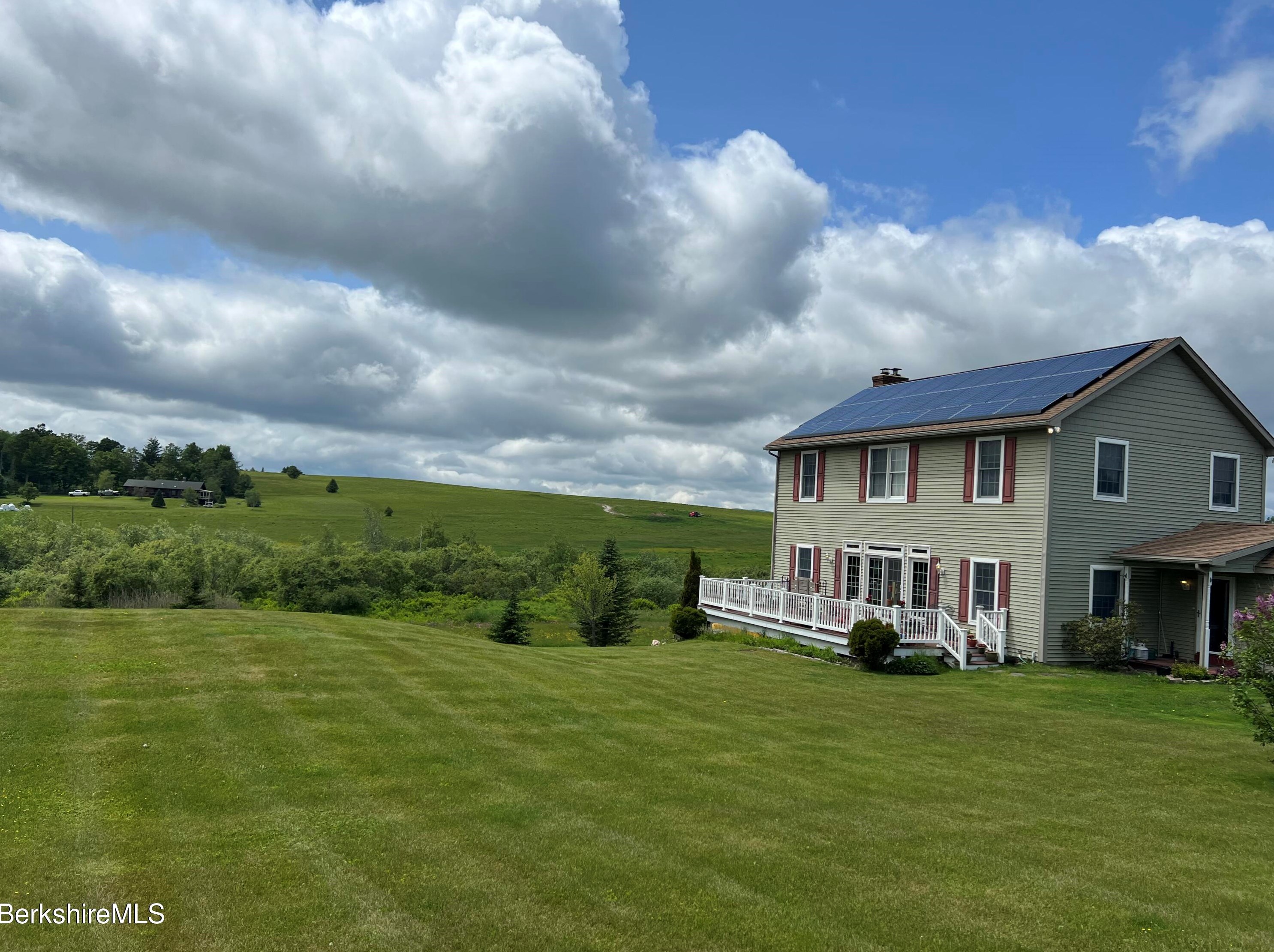 140 Hill Cemetery Rd, Windsor, MA 01270