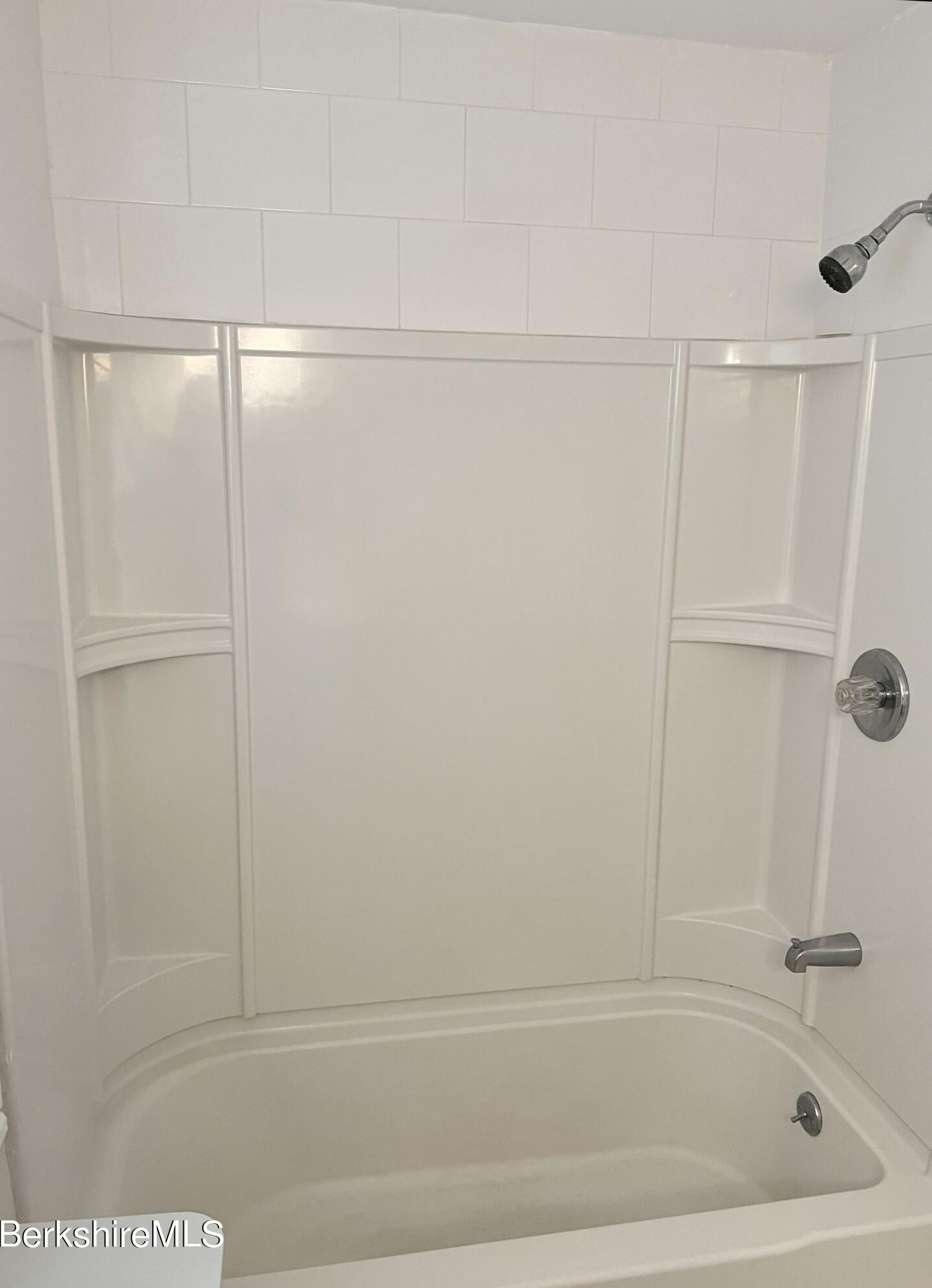 83 Un St, Pittsfield MA  01201-4527 exterior