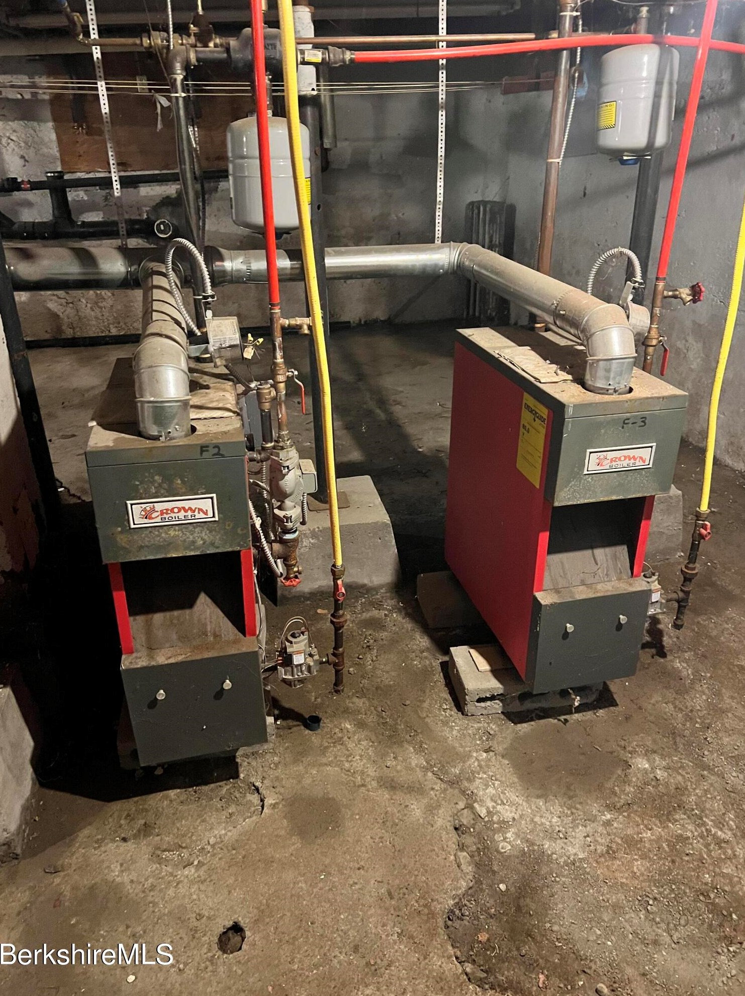 83 Un St, Pittsfield MA  01201-4527 exterior