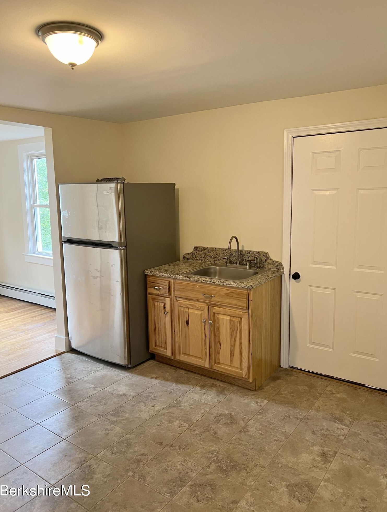 83 Un St, Pittsfield MA  01201-4527 exterior