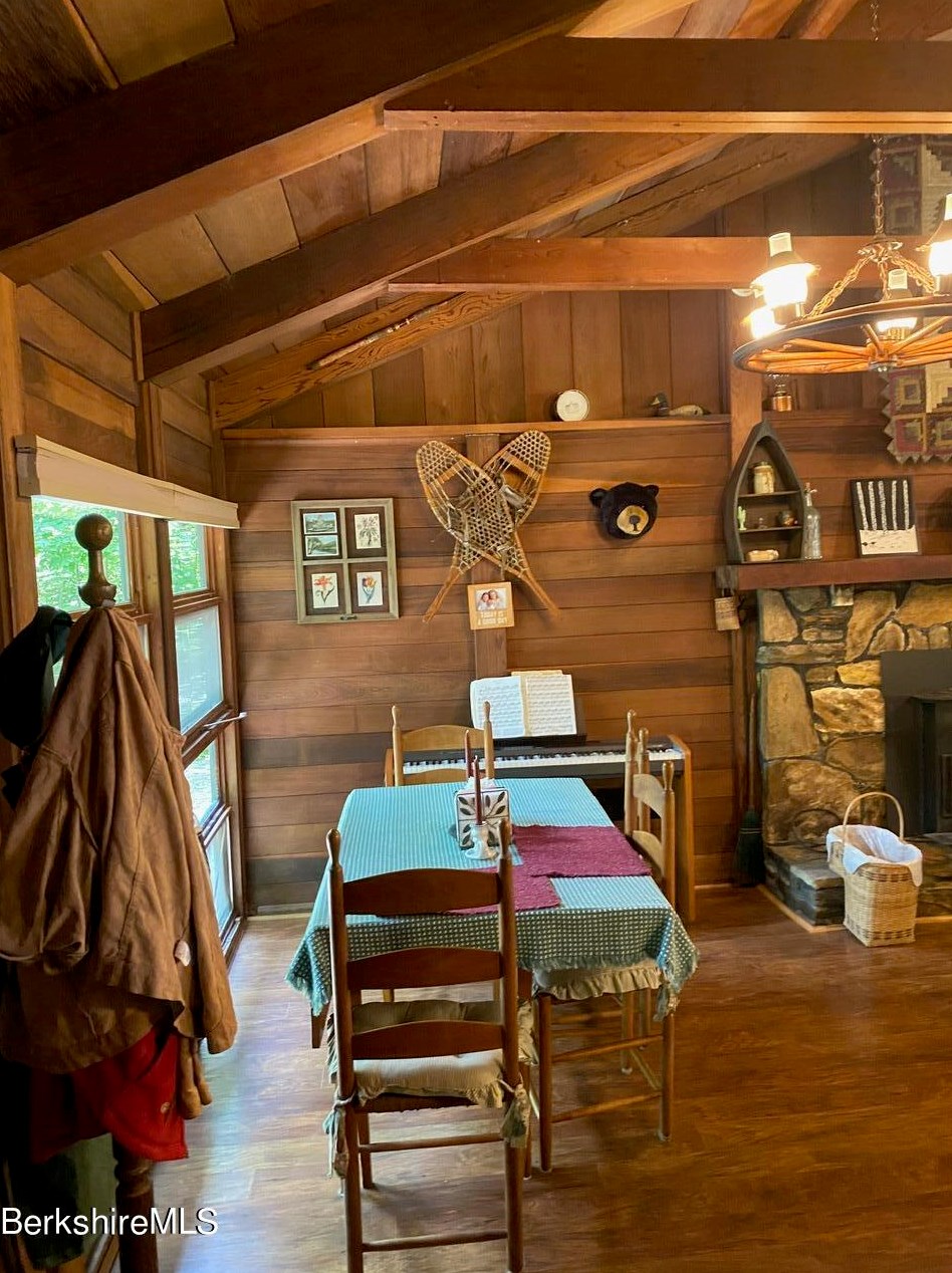 174 King Richard Dr, Washington, MA 01223-3504