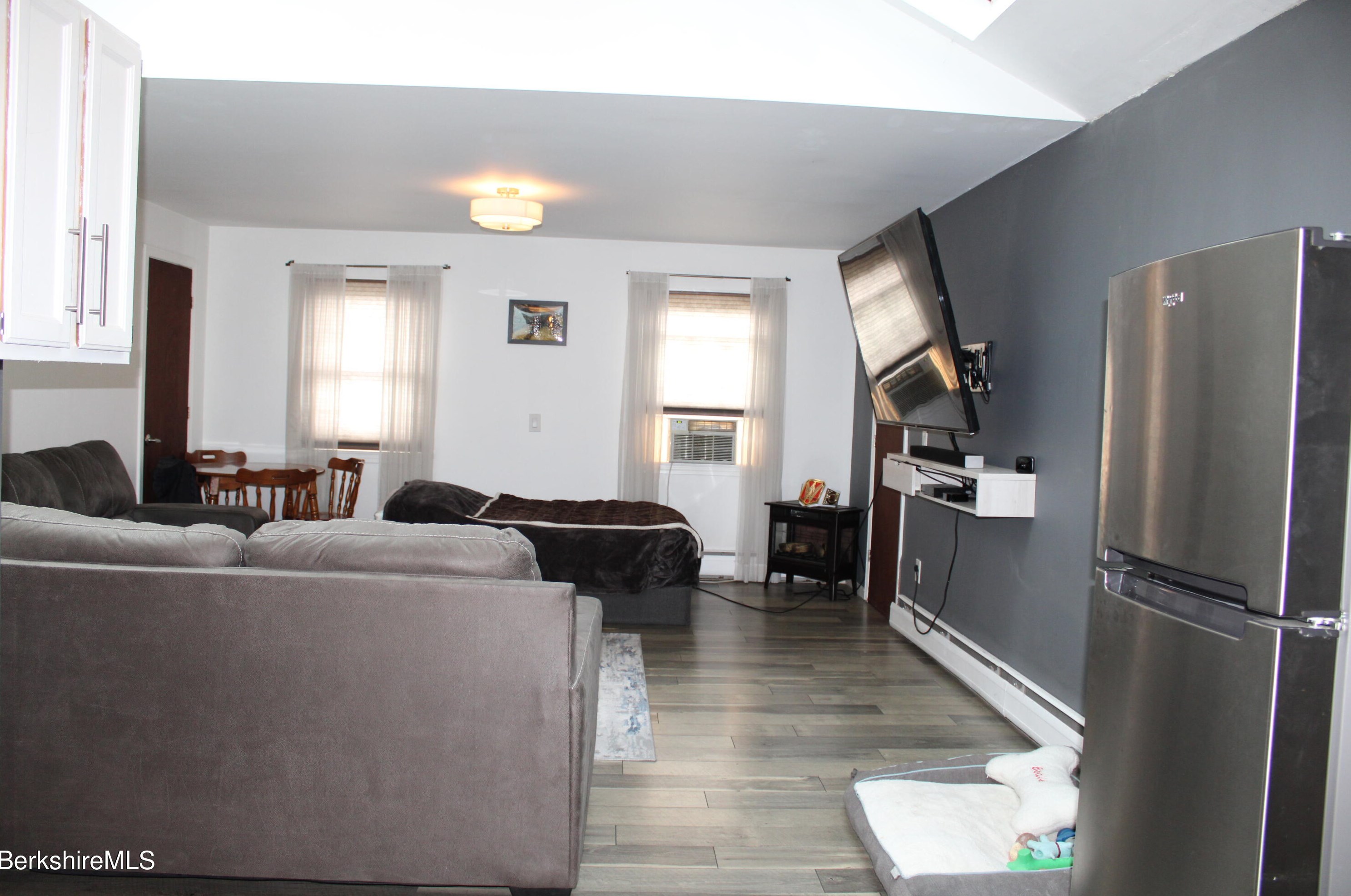 21 Elberon Ave, Pittsfield MA 01201-2838 exterior