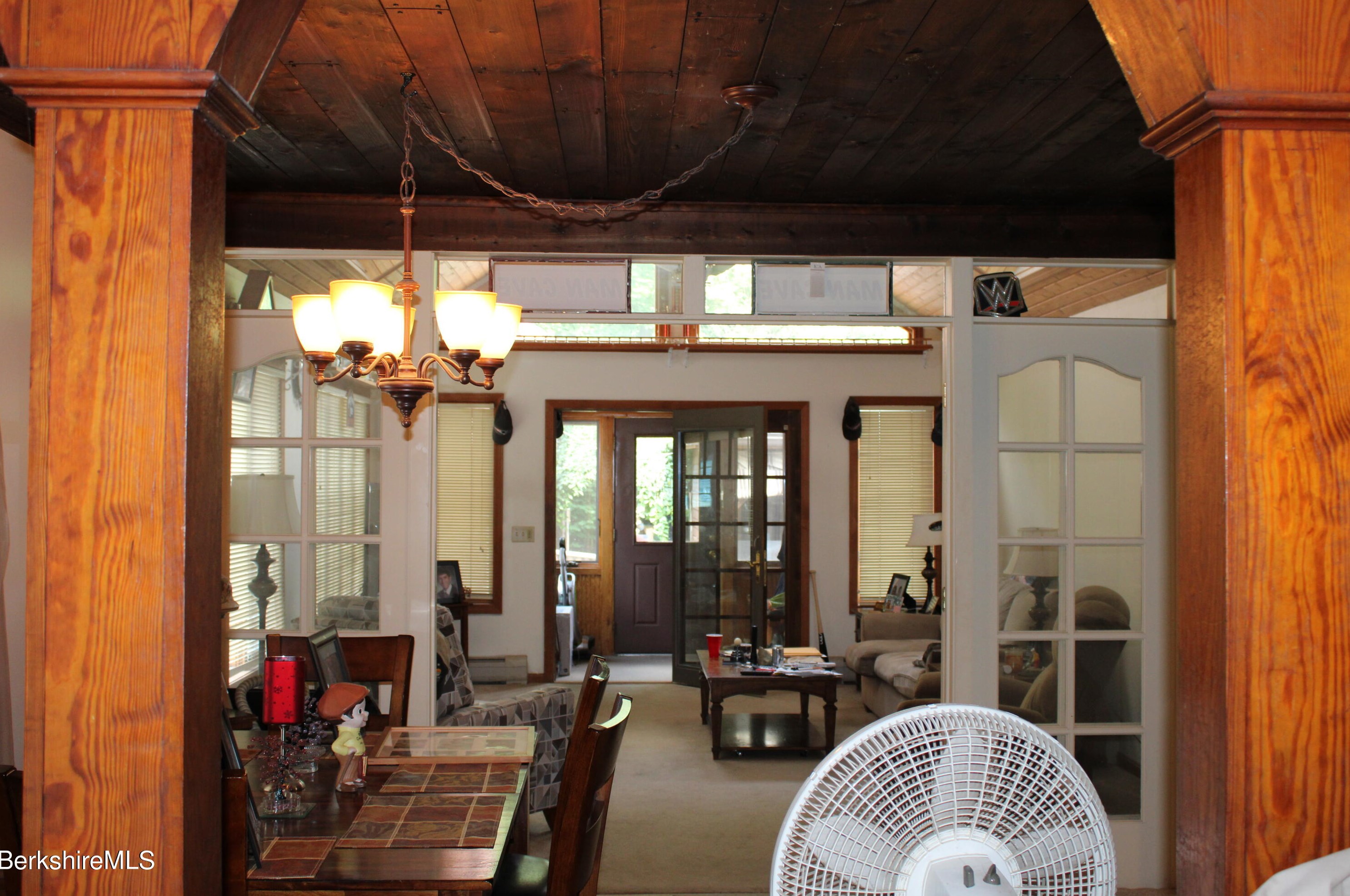 21 Elberon Ave, Pittsfield MA 01201-2838 exterior