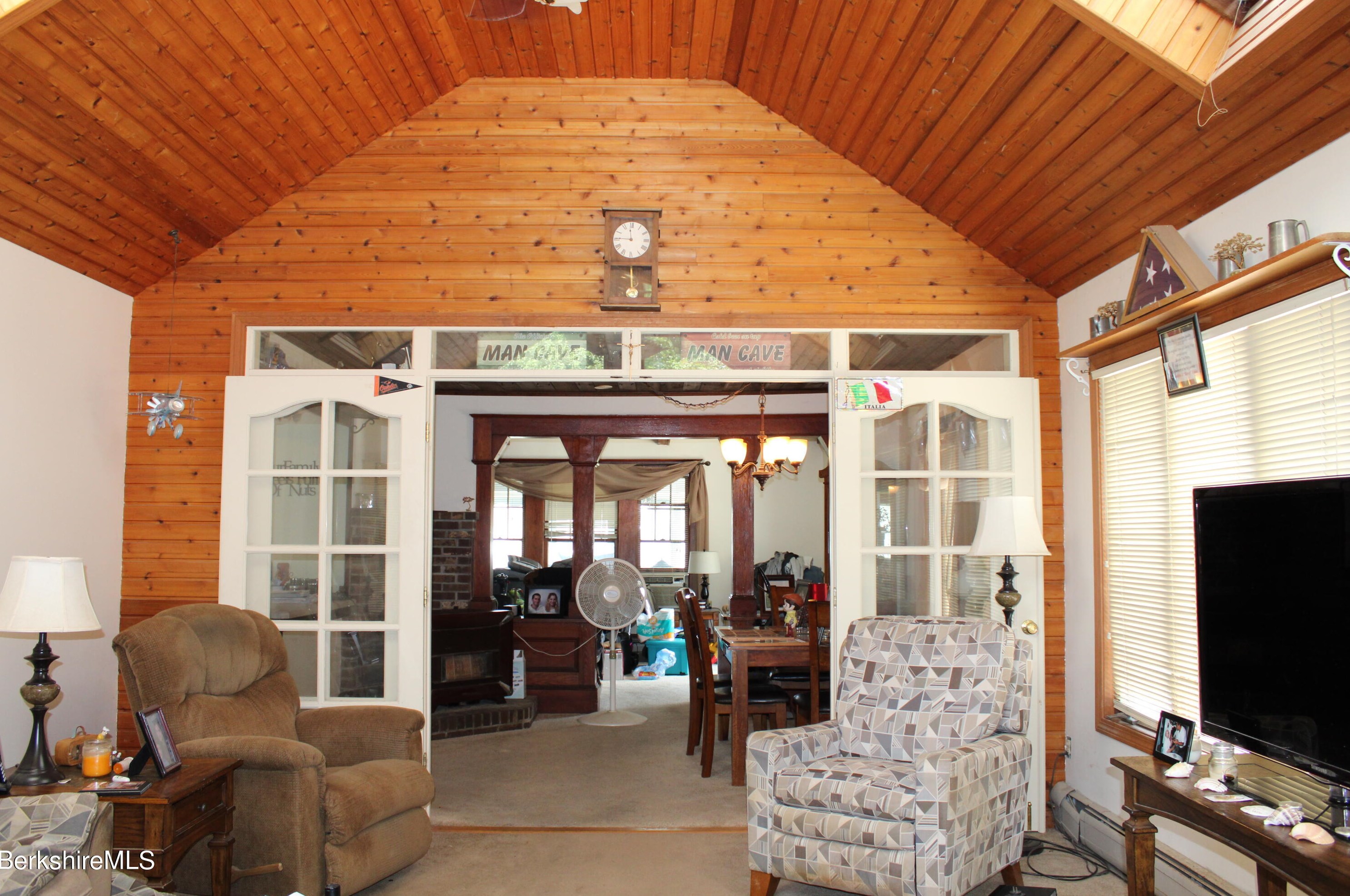 21 Elberon Ave, Pittsfield MA 01201-2838 exterior