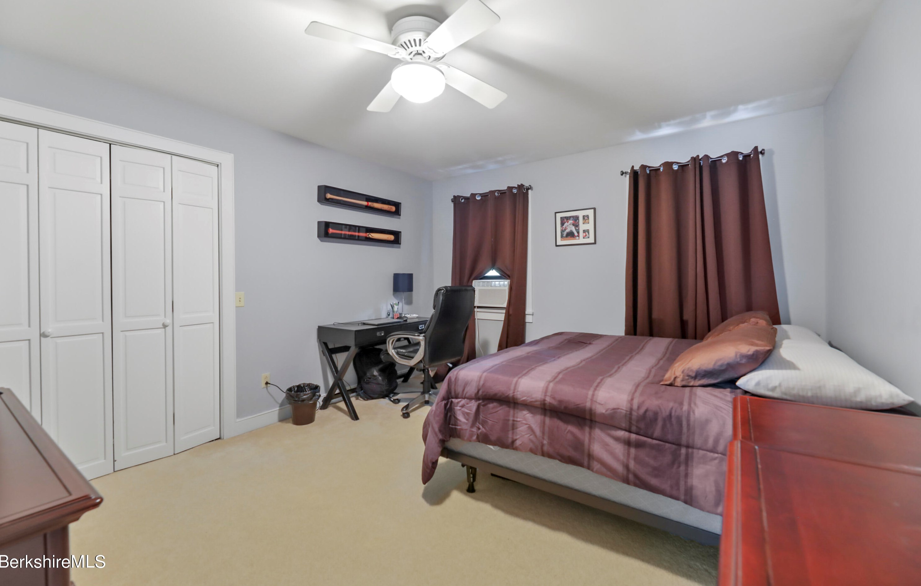 15 Filomena Dr, Pittsfield MA  01201-8438 exterior