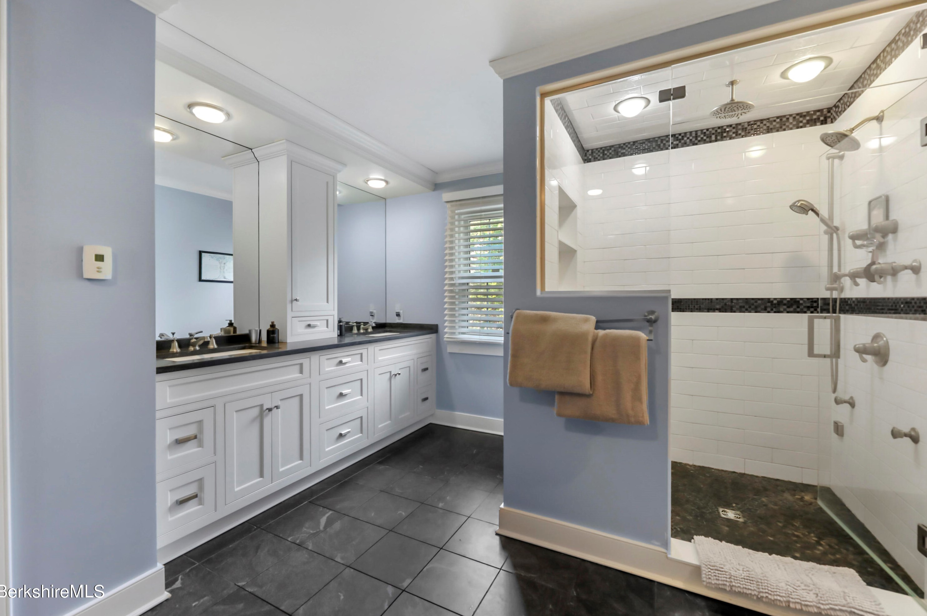 15 Filomena Dr, Pittsfield MA  01201-8438 exterior