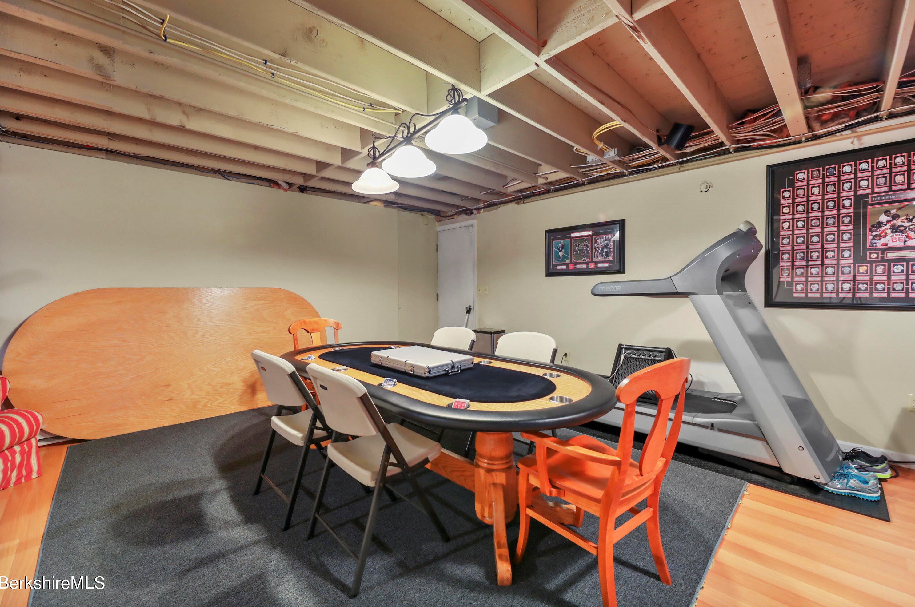 15 Filomena Dr, Pittsfield MA  01201-8438 exterior