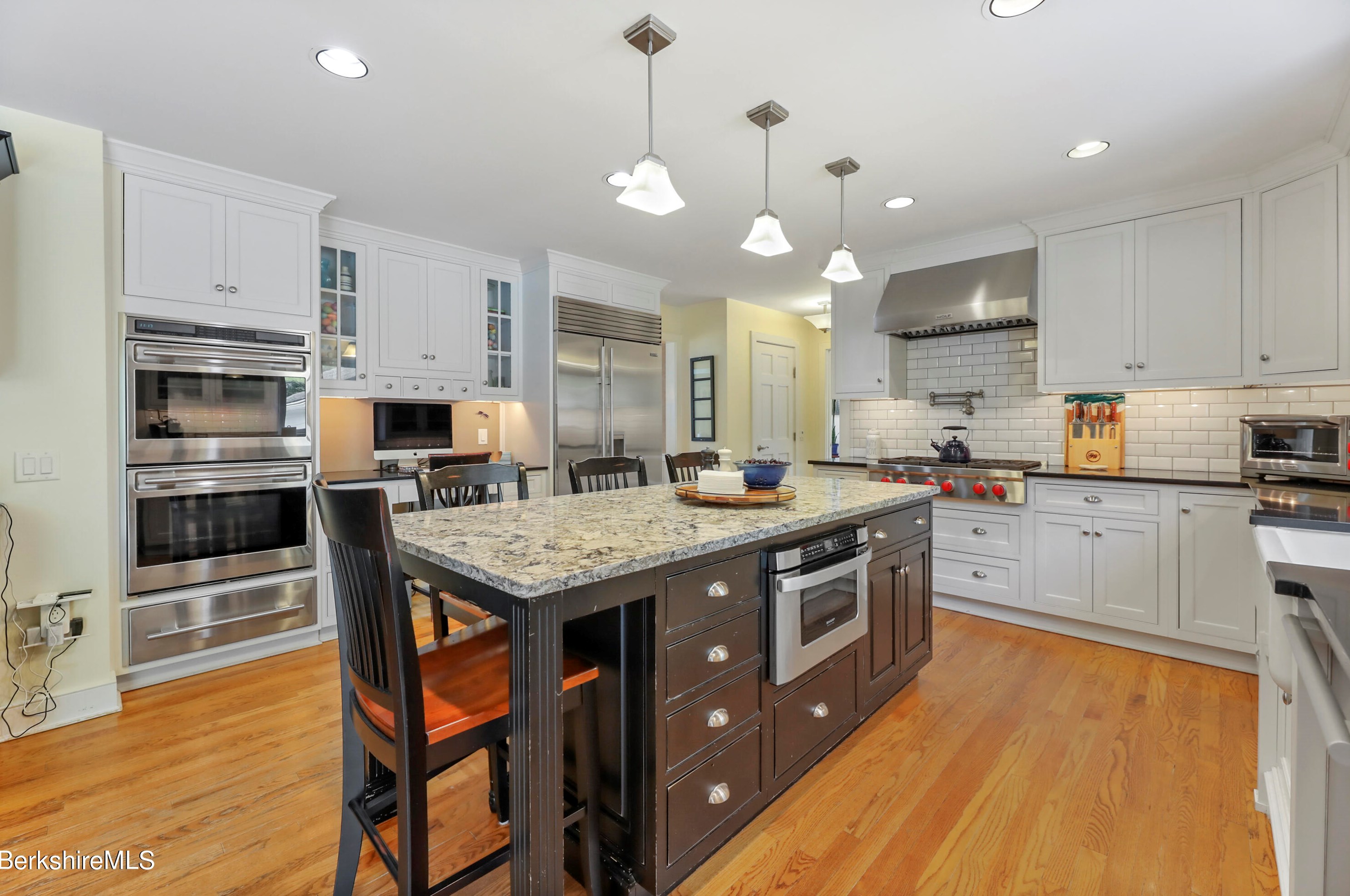 15 Filomena Dr, Pittsfield MA  01201-8438 exterior