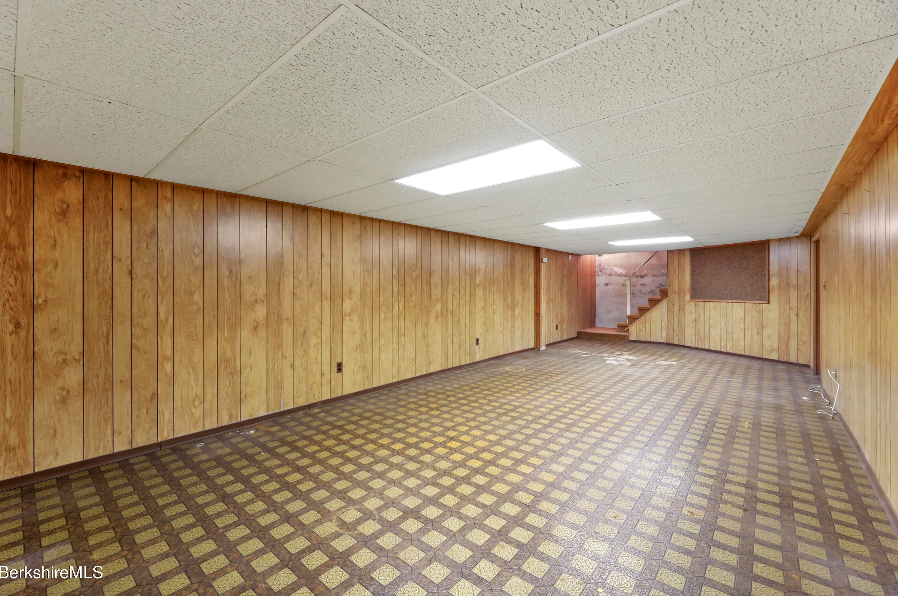 90 Dawes Ave, Pittsfield MA 01201-7322 exterior