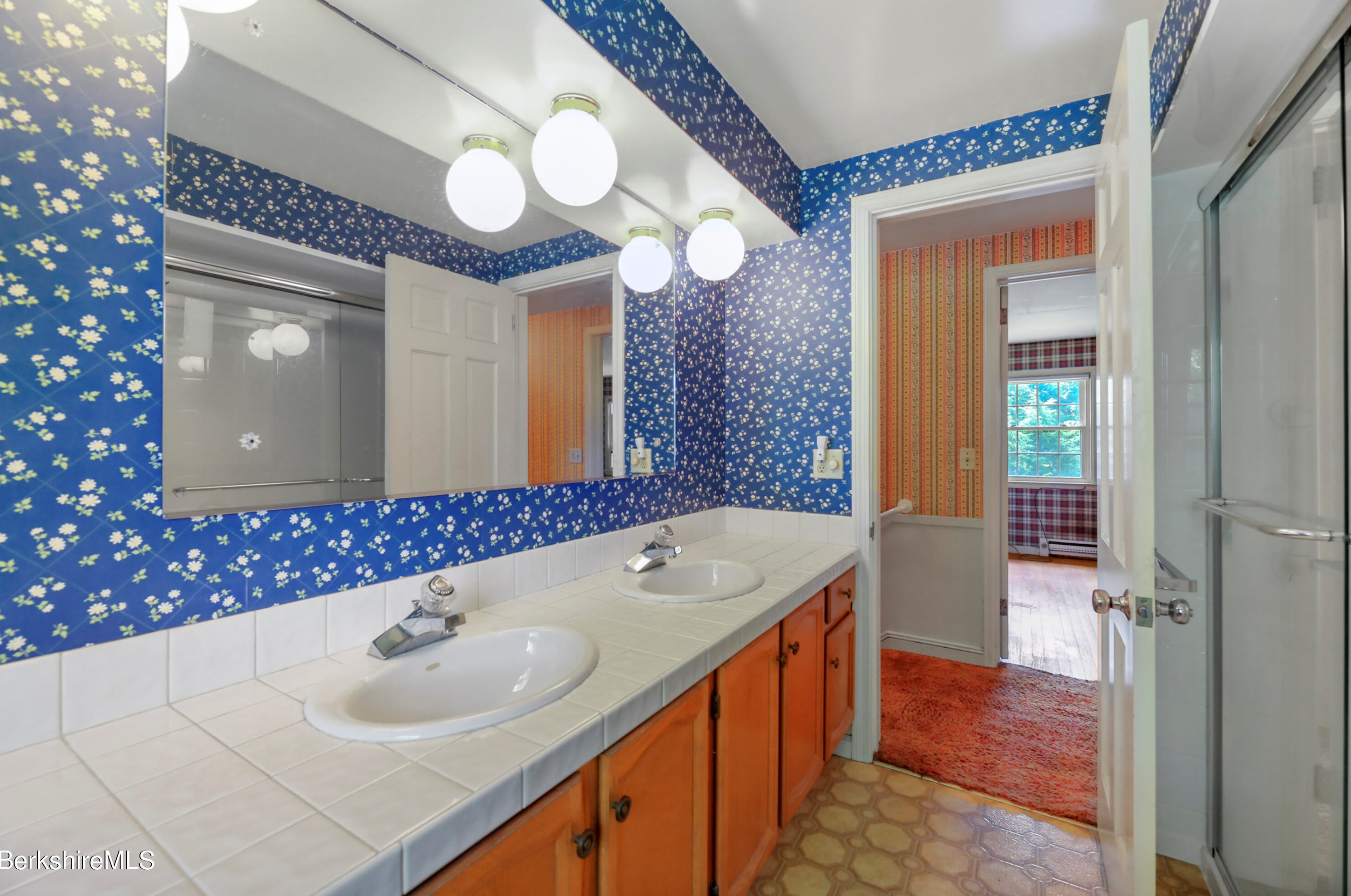 90 Dawes Ave, Pittsfield MA 01201-7322 exterior