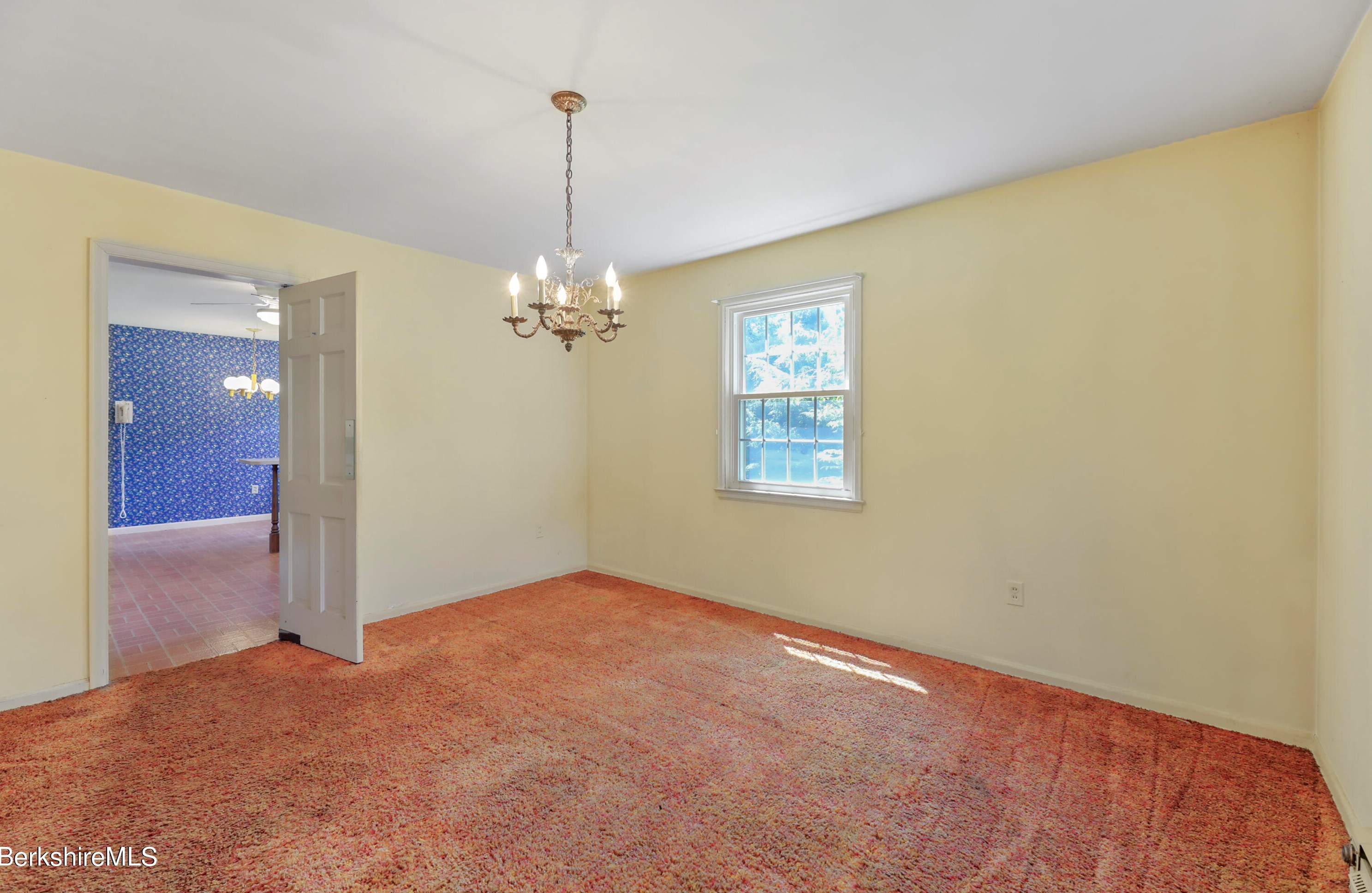 90 Dawes Ave, Pittsfield MA 01201-7322 exterior