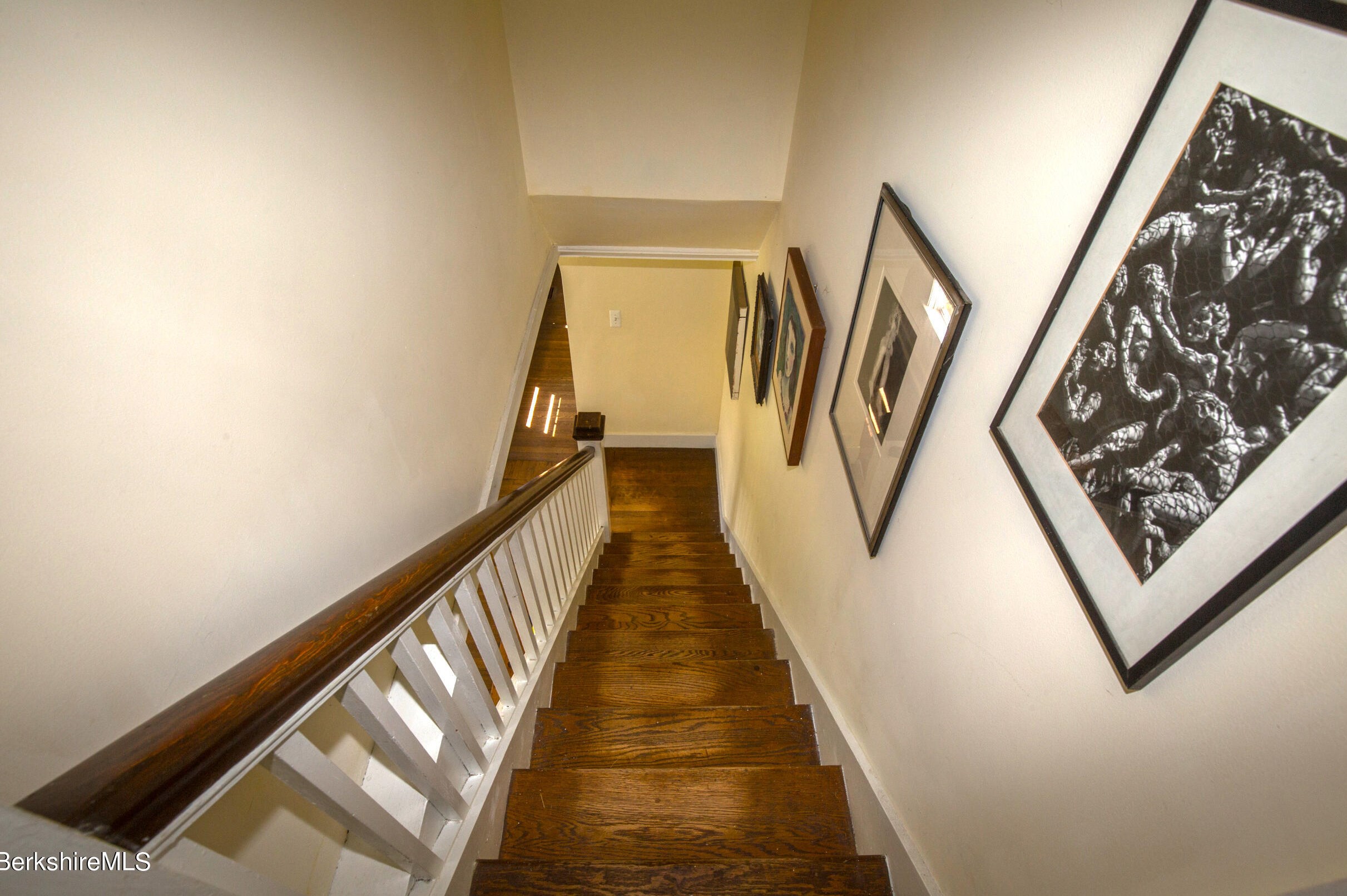 165 Monument Valley Rd, Alford MA 01230-1458 exterior